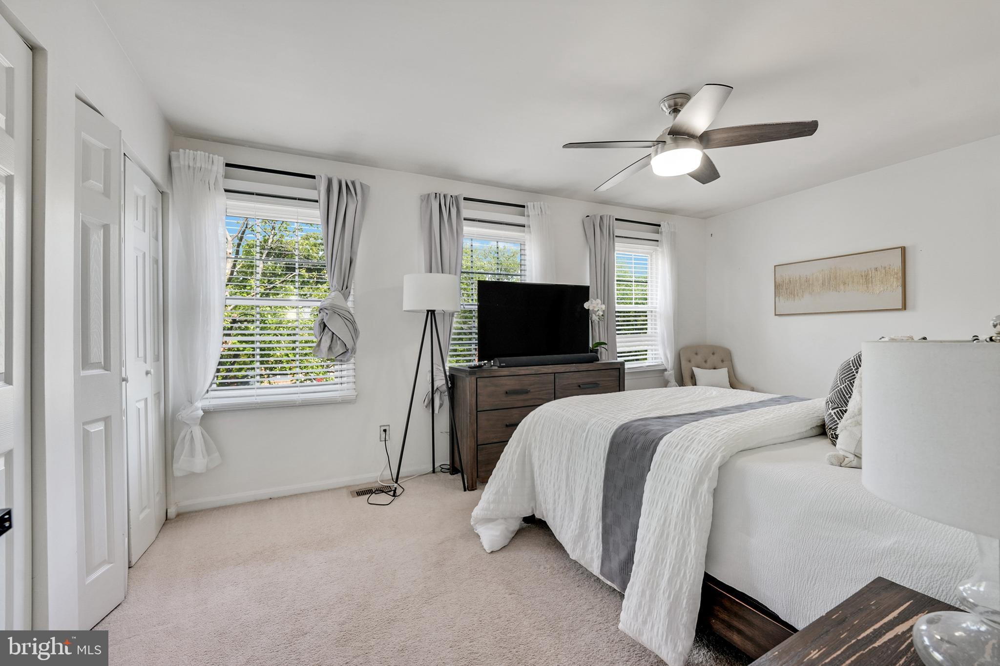 LAKE RIDGE - Residential