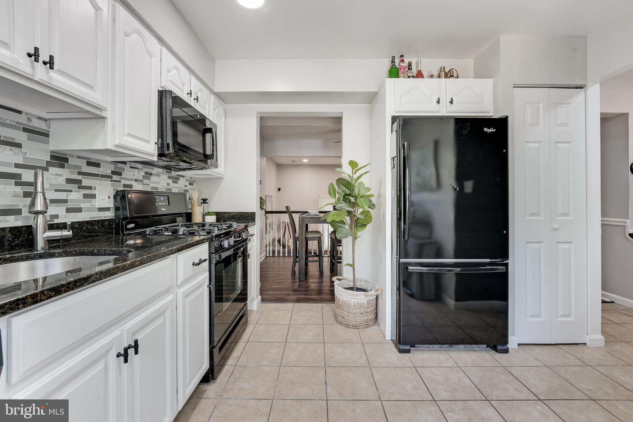 LAKE RIDGE - Residential