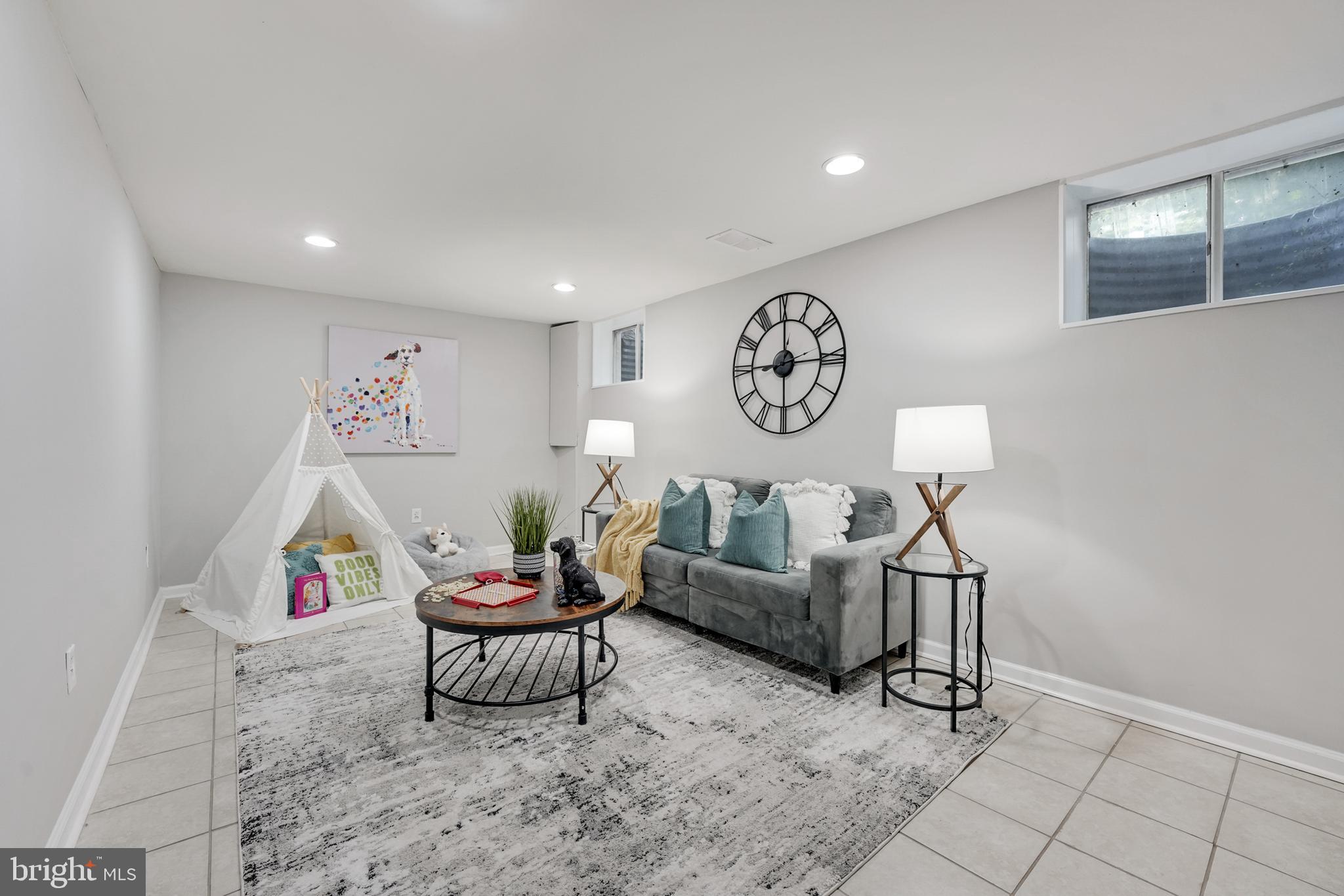 LAKE RIDGE - Residential