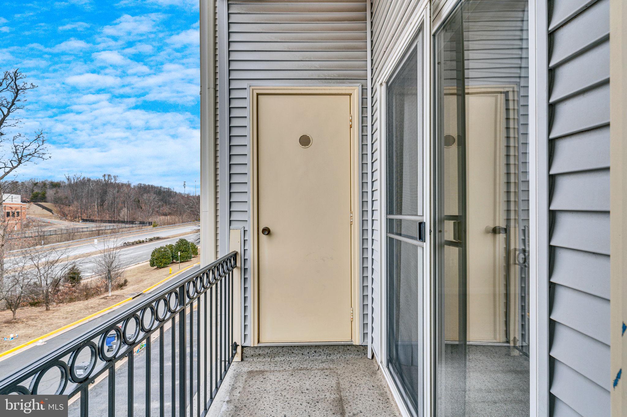 POWELLS RUN VILLAGE COND - Residential