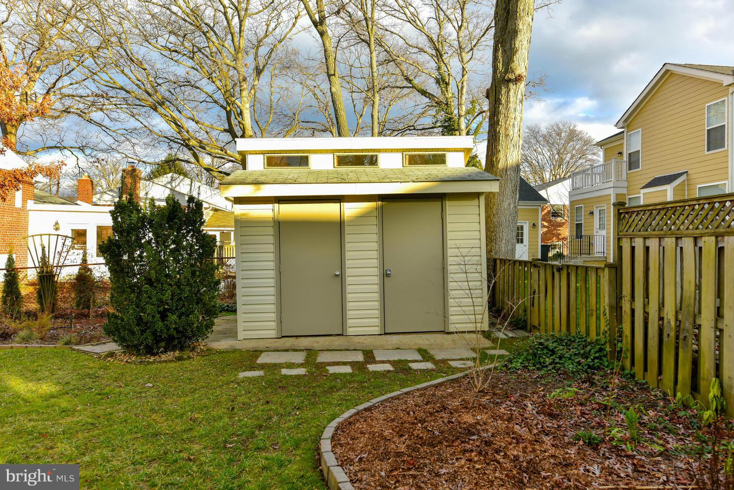 BEVERLEY ESTATES - Residential