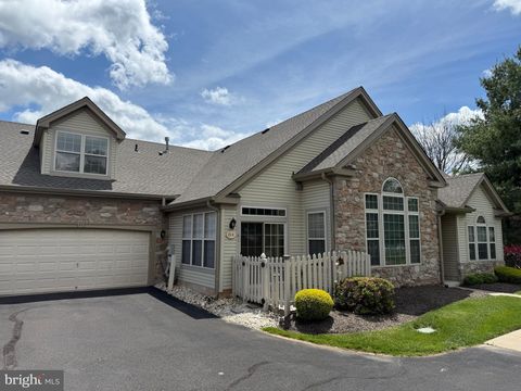 61 LEGACY OAKS DRIVE RICHBORO PA 18954