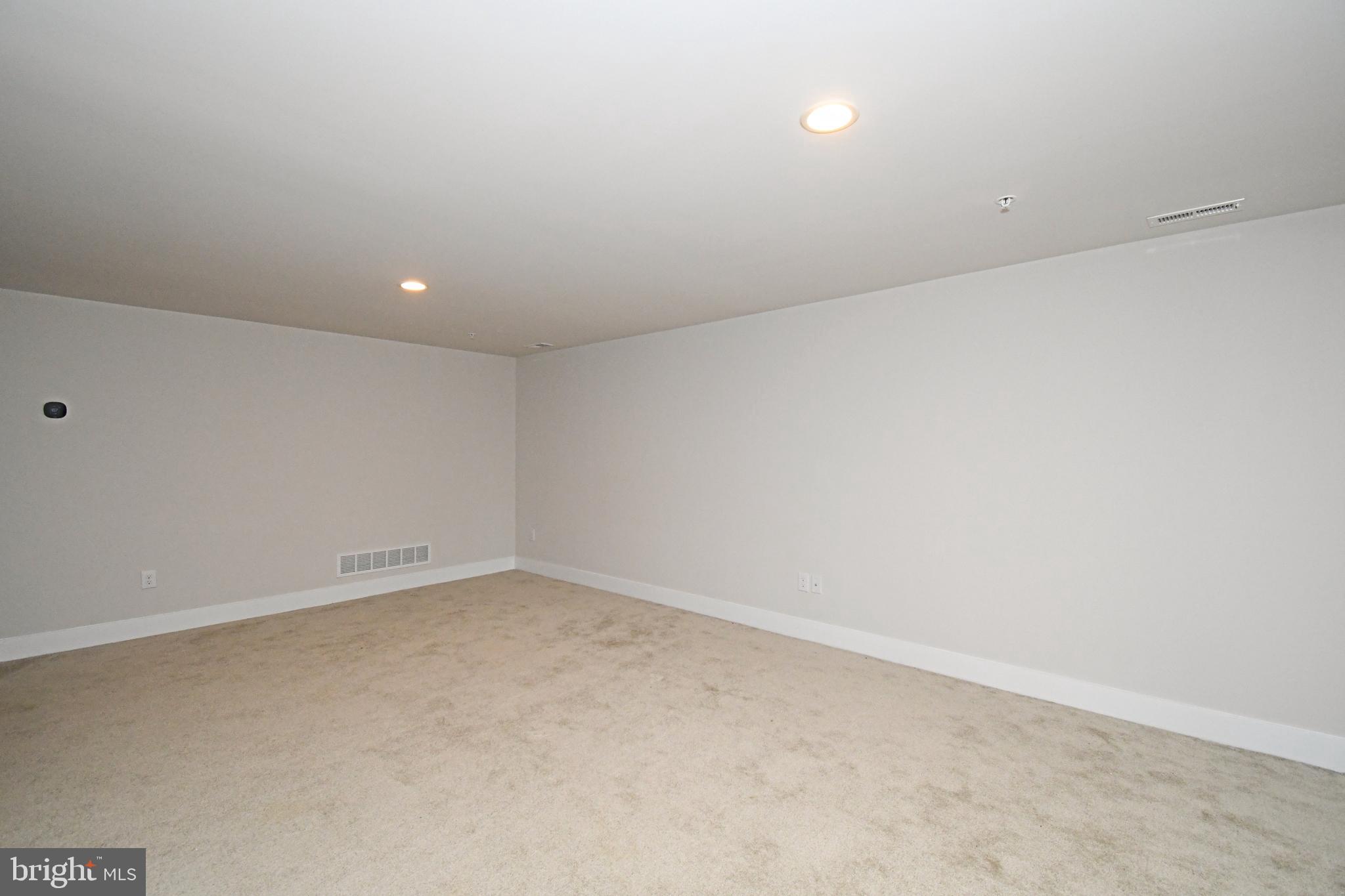 WHITE SPRINGS AT PROVIDENCE - Residential Lease