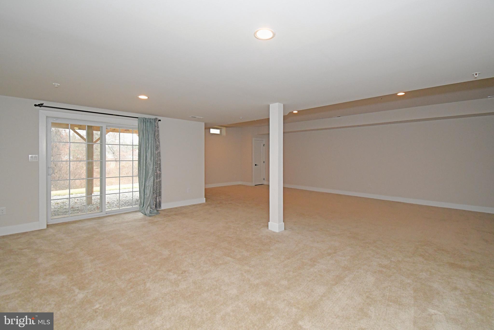 WHITE SPRINGS AT PROVIDENCE - Residential Lease