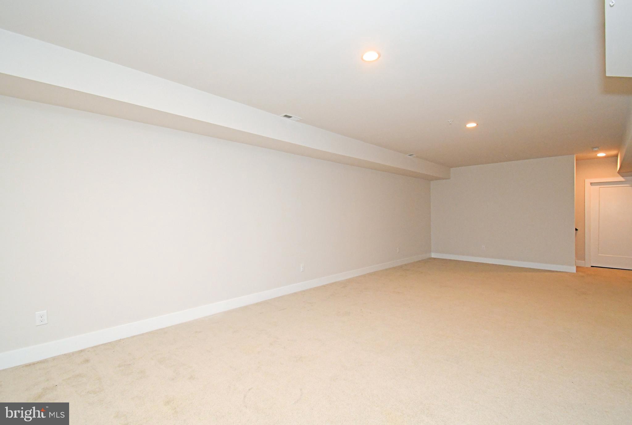 WHITE SPRINGS AT PROVIDENCE - Residential Lease