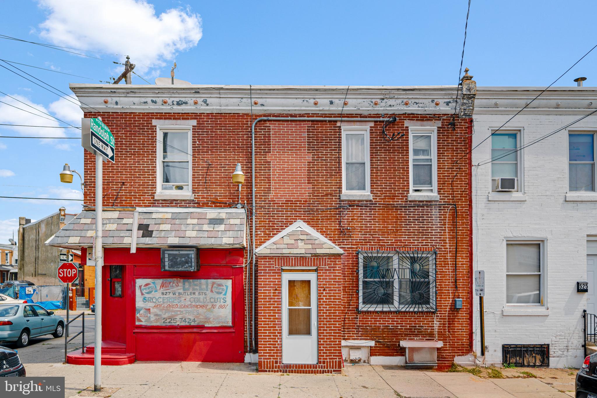 Main image without alt text