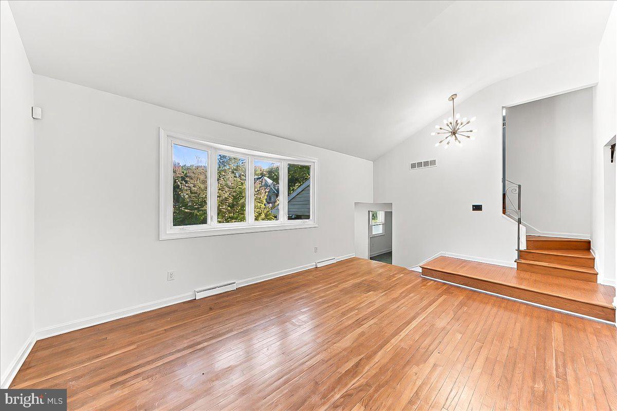 2226 JAMAICA DRIVE