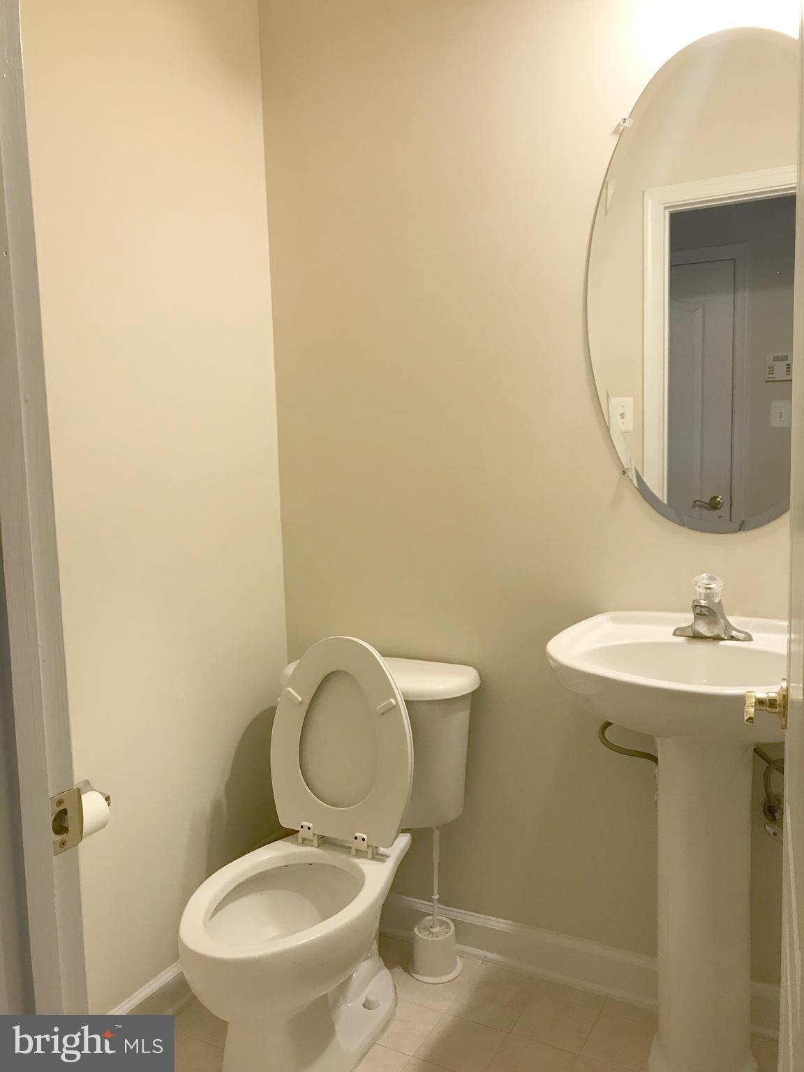 KING FARM BAILEYS COMMON - Residential Lease