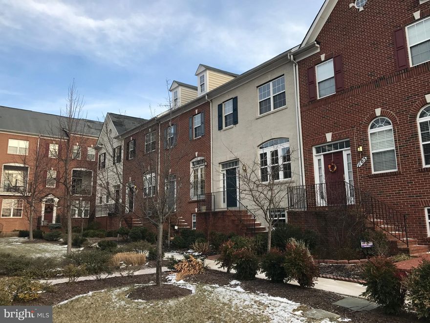 Beautiful 3 beds 2 full and 2 half baths townhouse in great community of King Farm!! Newly installed hardwood floor!! Freshly painted!! See through fireplace, large master suite with walk-in closet. Laundry on bedroom level! Two car garage! Enjoy the view and garden out front!! Shuttle to and from Metro, Swimming pool, restaurants and shopping are all within this centrally located community!Easy access to 355 and 270. Won't last!