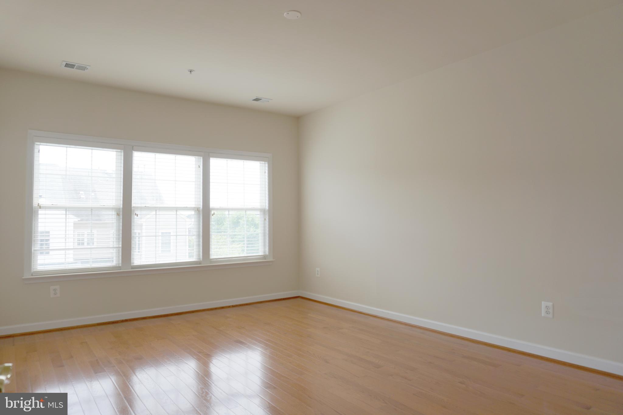 KING FARM BAILEYS COMMON - Residential Lease