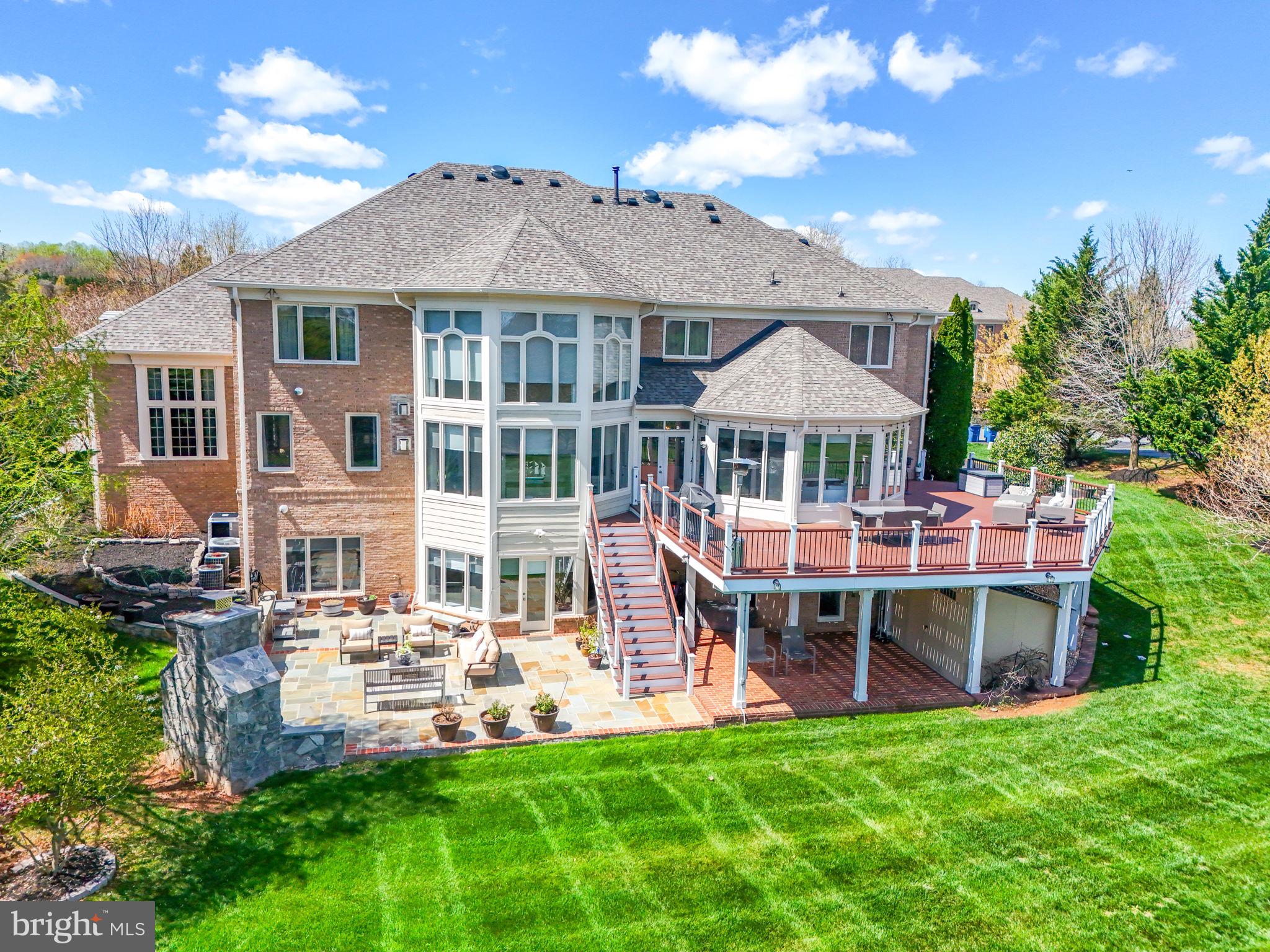 RED CEDAR WEST - Residential