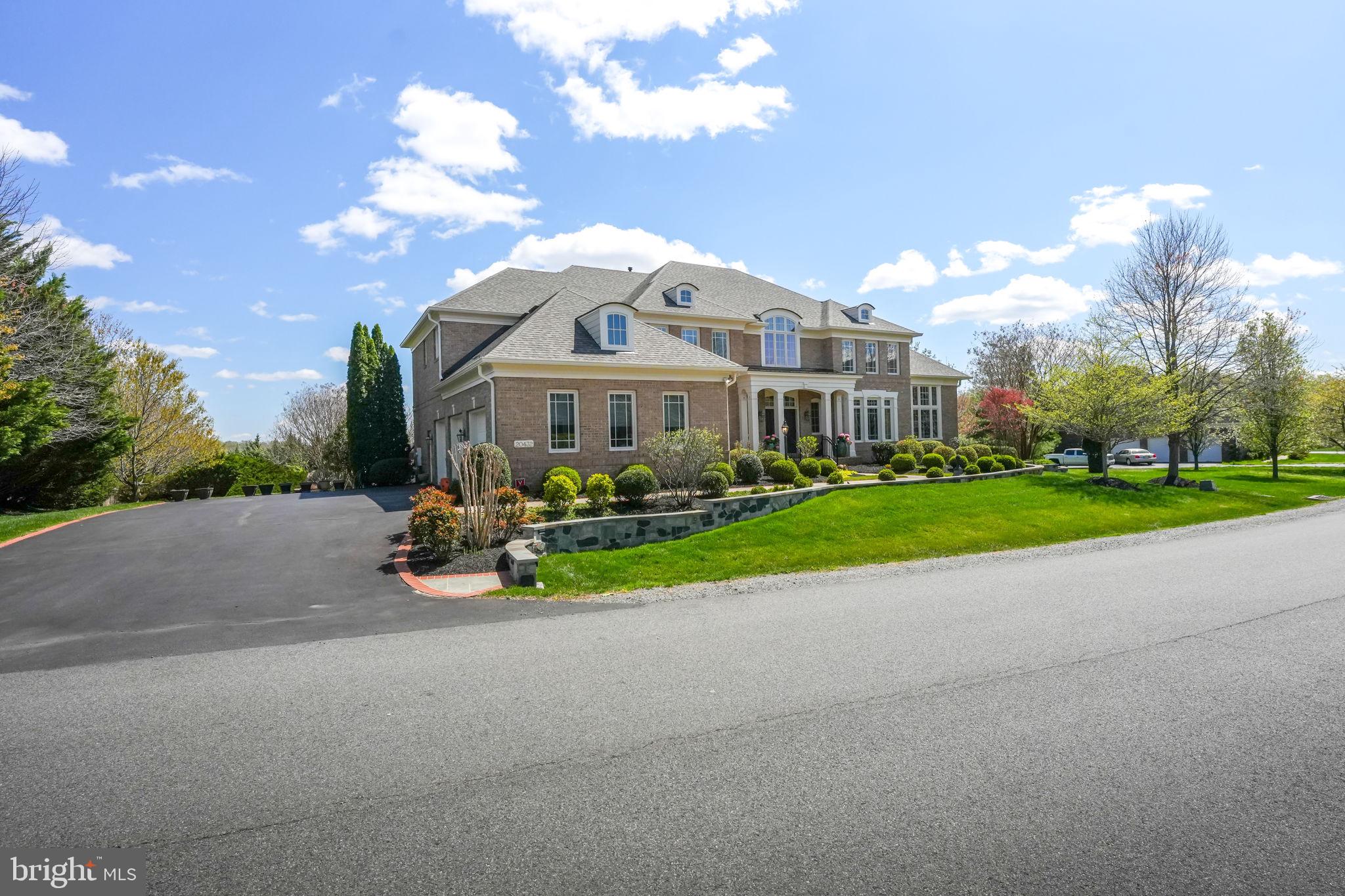 RED CEDAR WEST - Residential