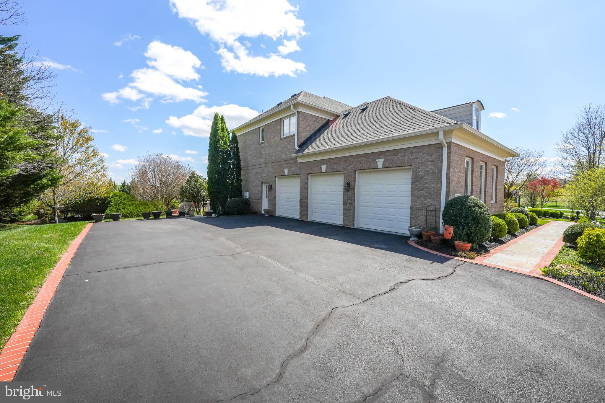 RED CEDAR WEST - Residential