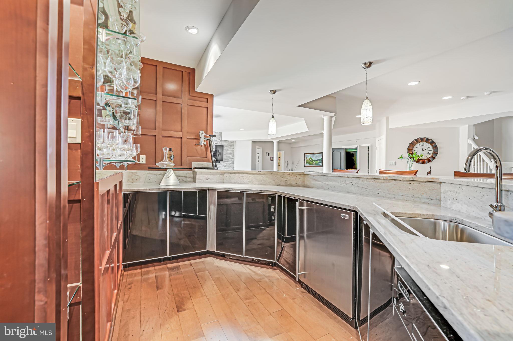 RED CEDAR WEST - Residential