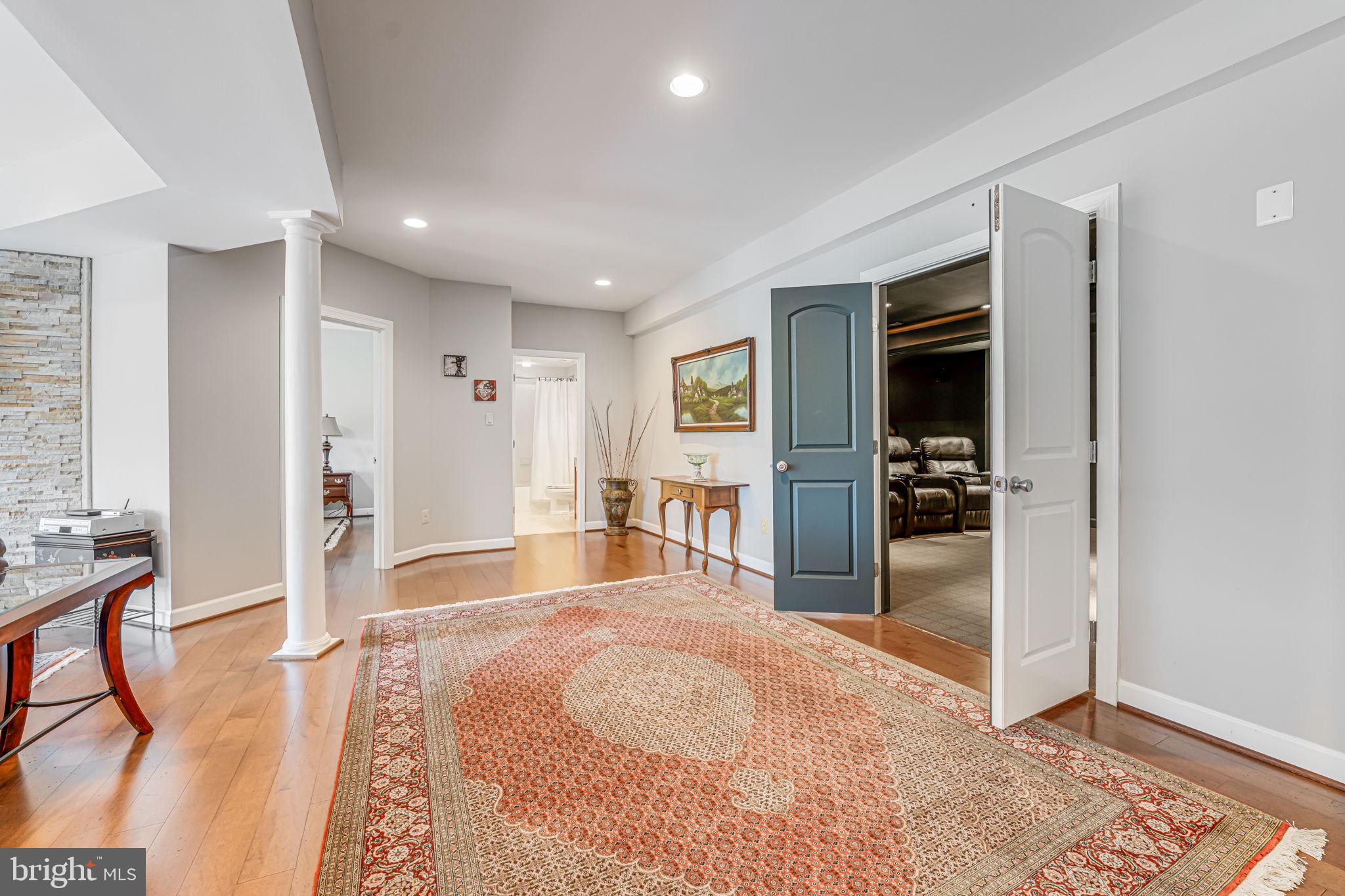 RED CEDAR WEST - Residential