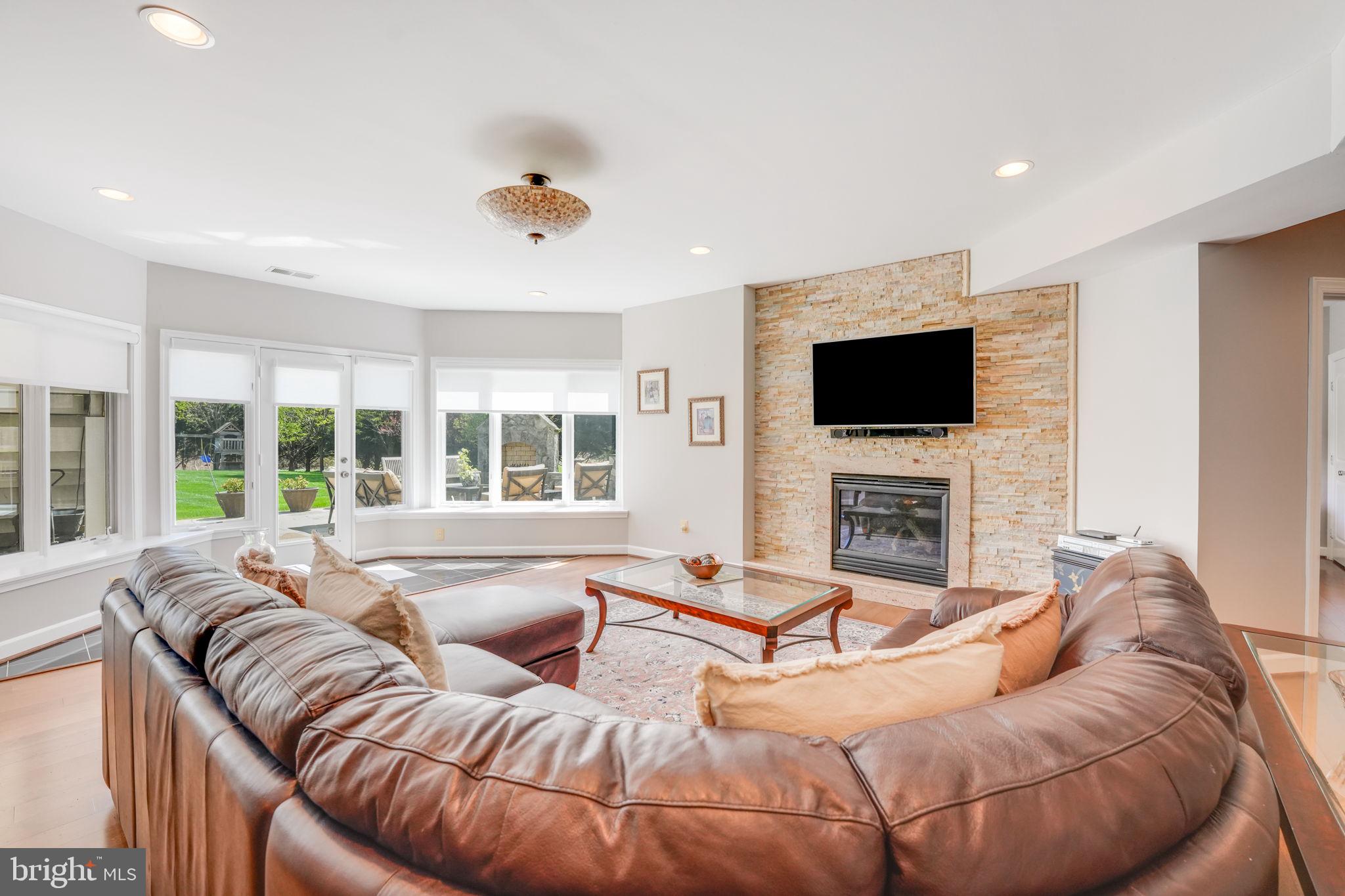 RED CEDAR WEST - Residential