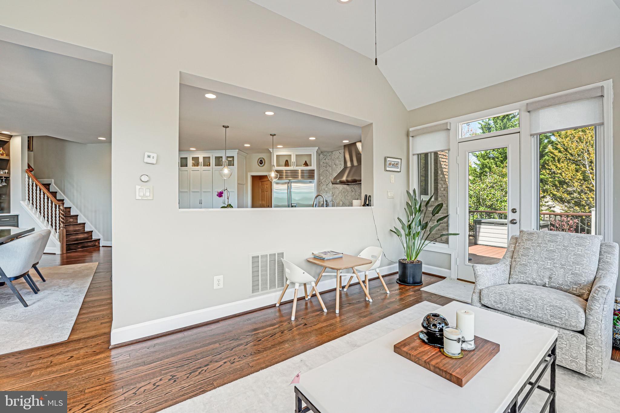 RED CEDAR WEST - Residential