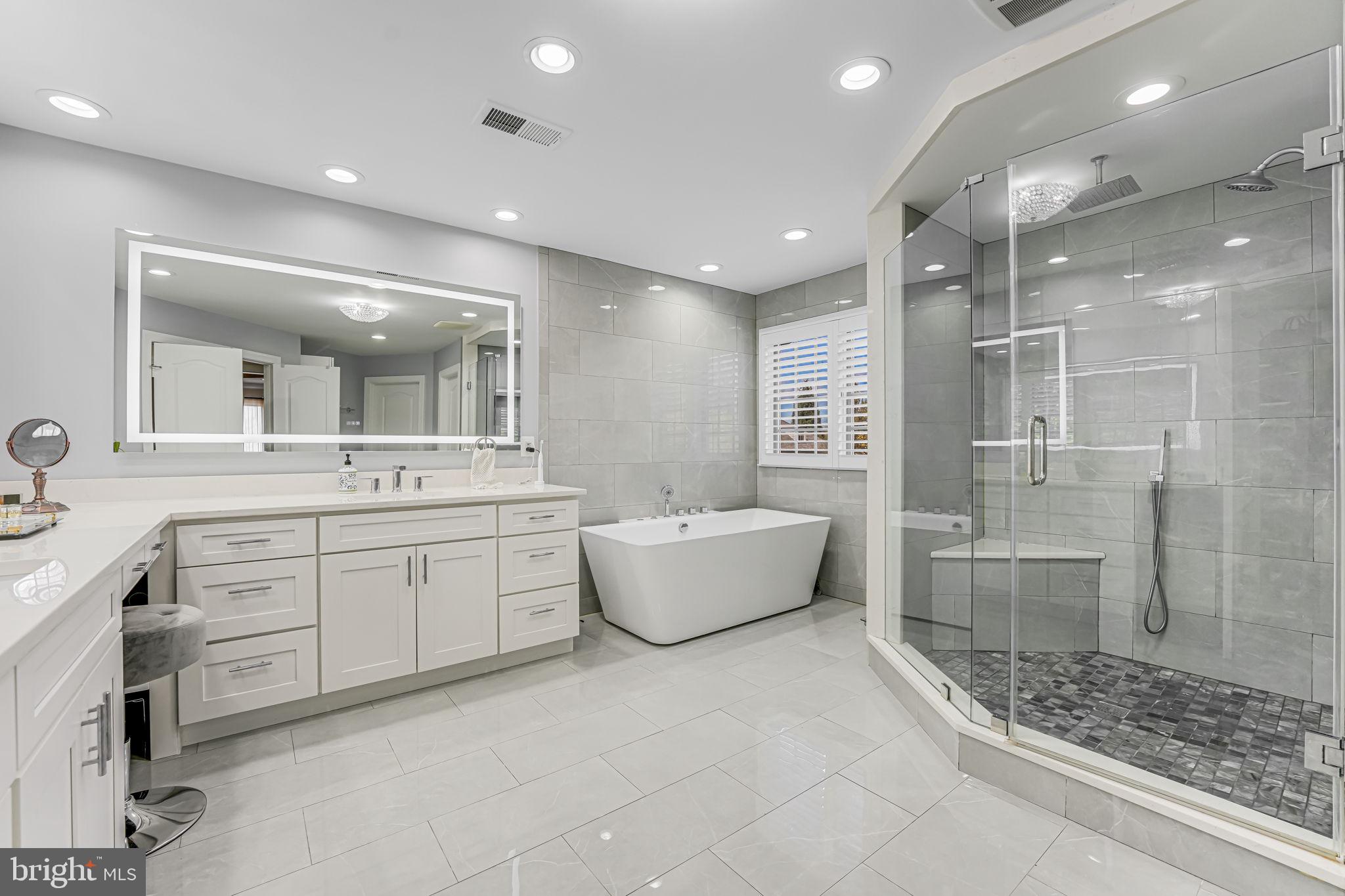 RED CEDAR WEST - Residential