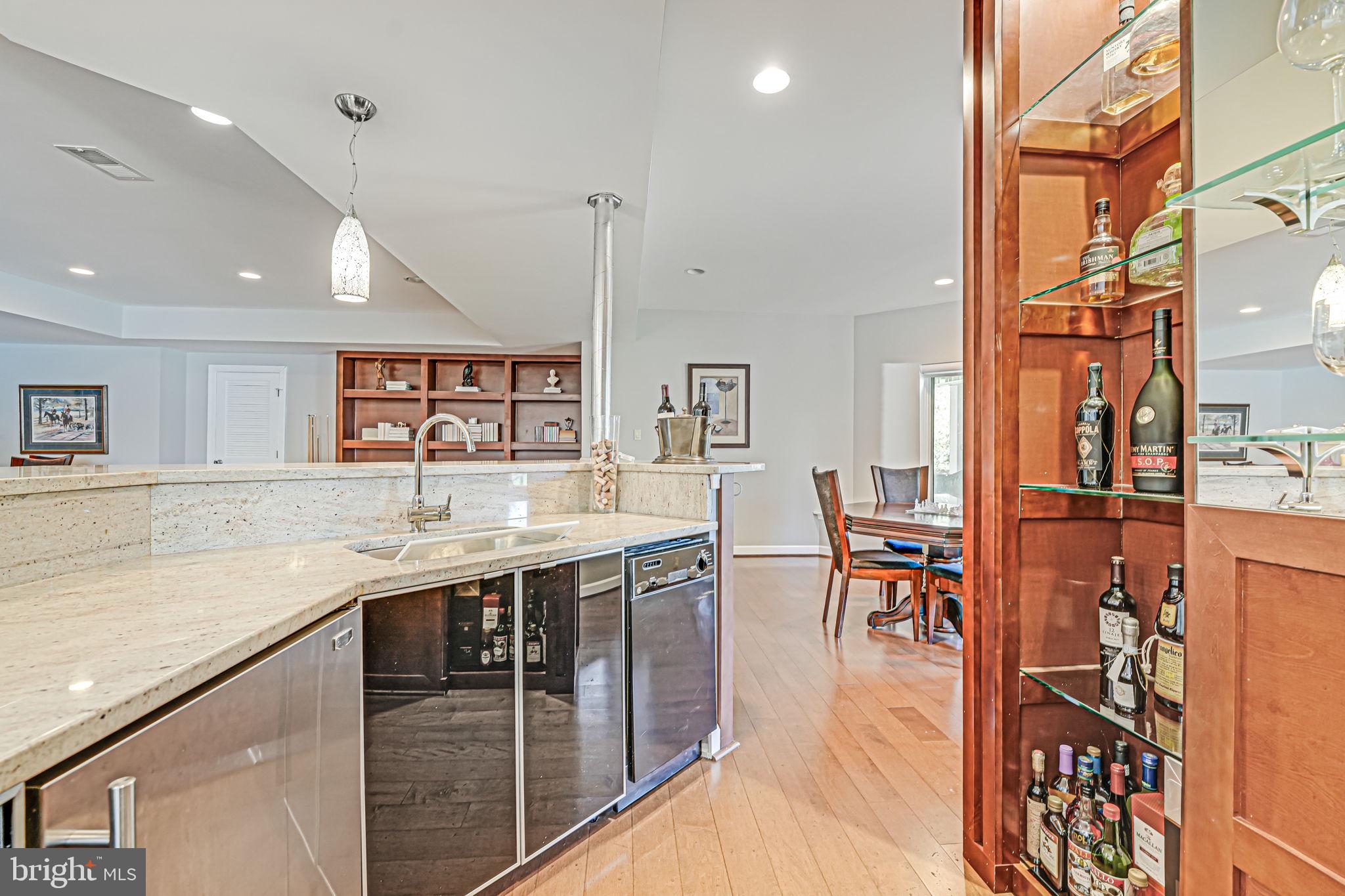 RED CEDAR WEST - Residential