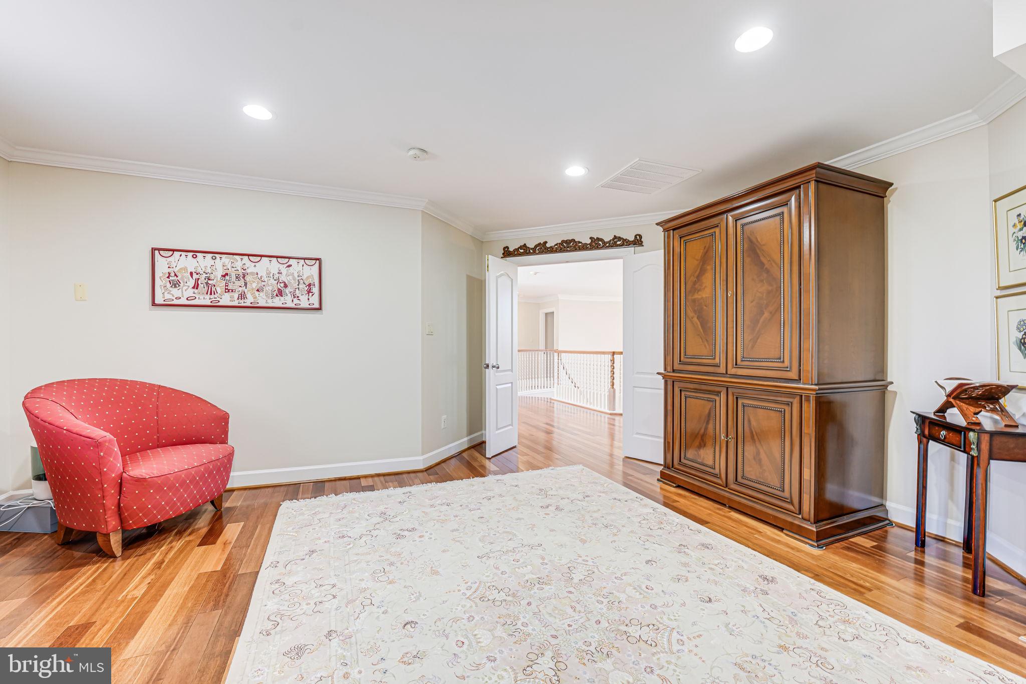 RED CEDAR WEST - Residential