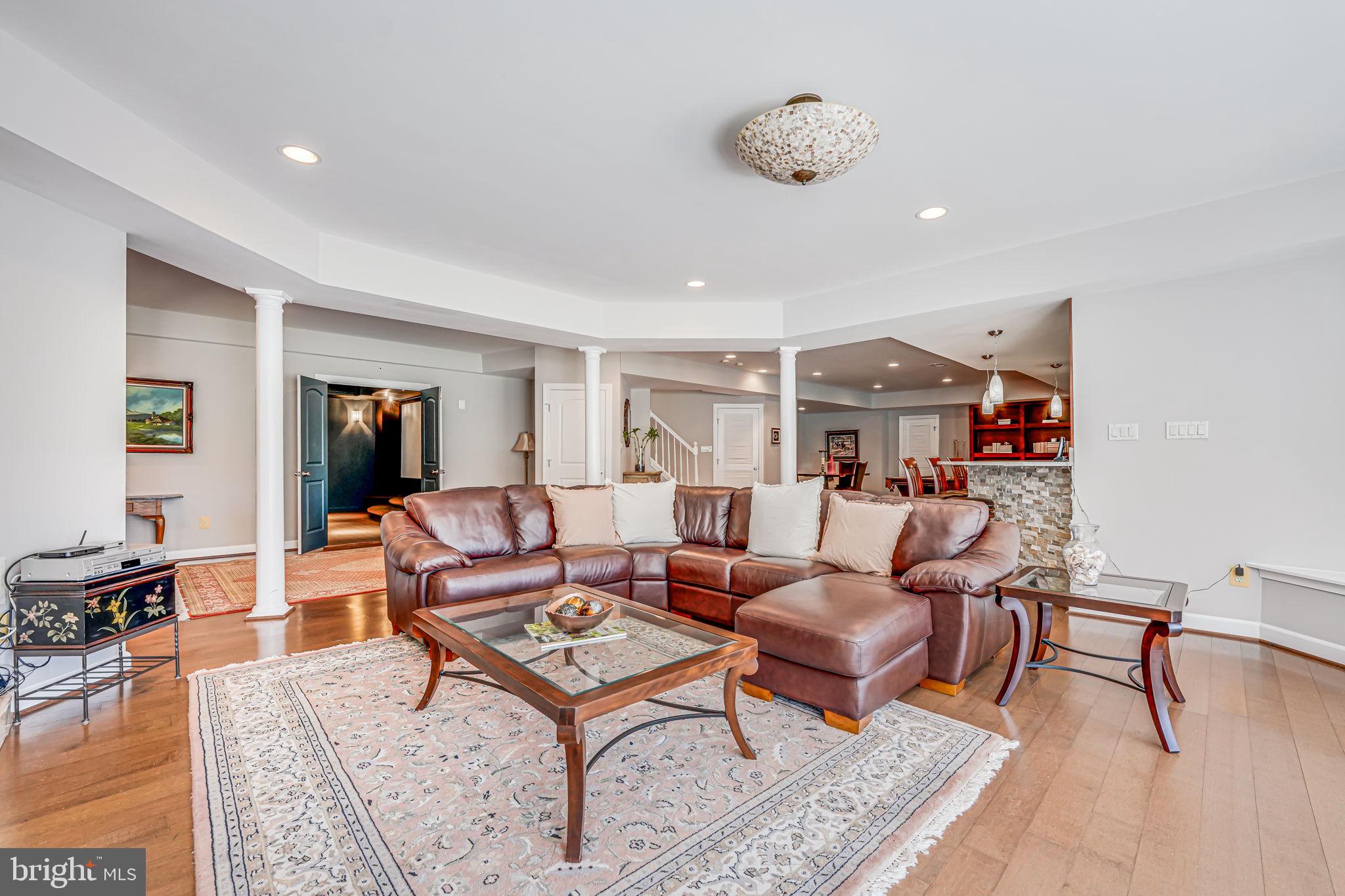 RED CEDAR WEST - Residential