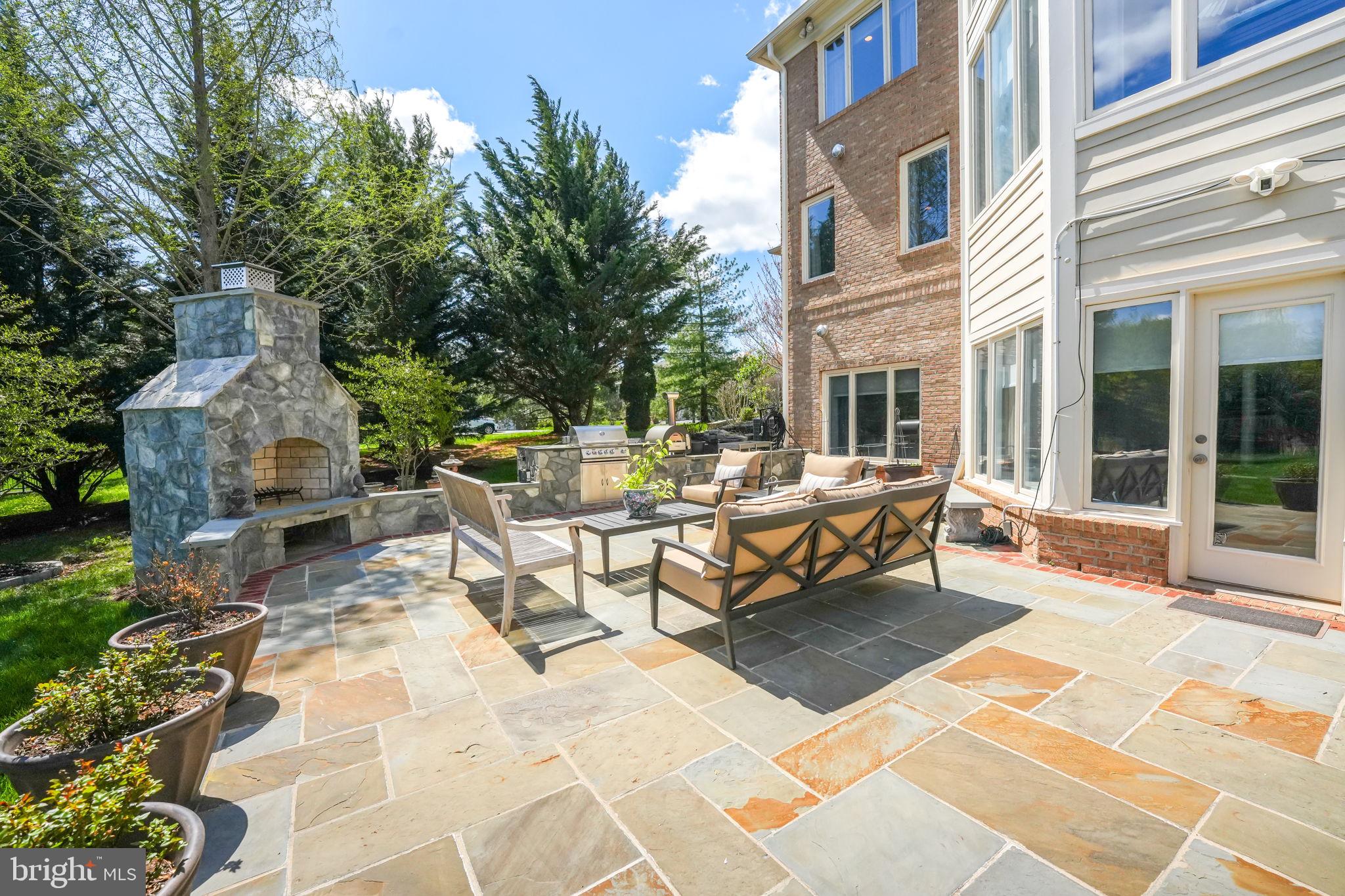 RED CEDAR WEST - Residential