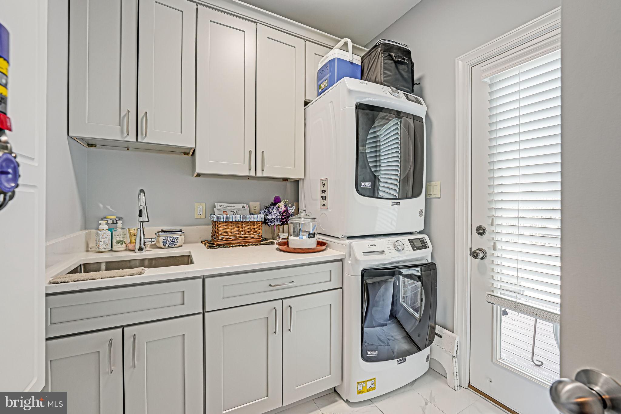 RED CEDAR WEST - Residential