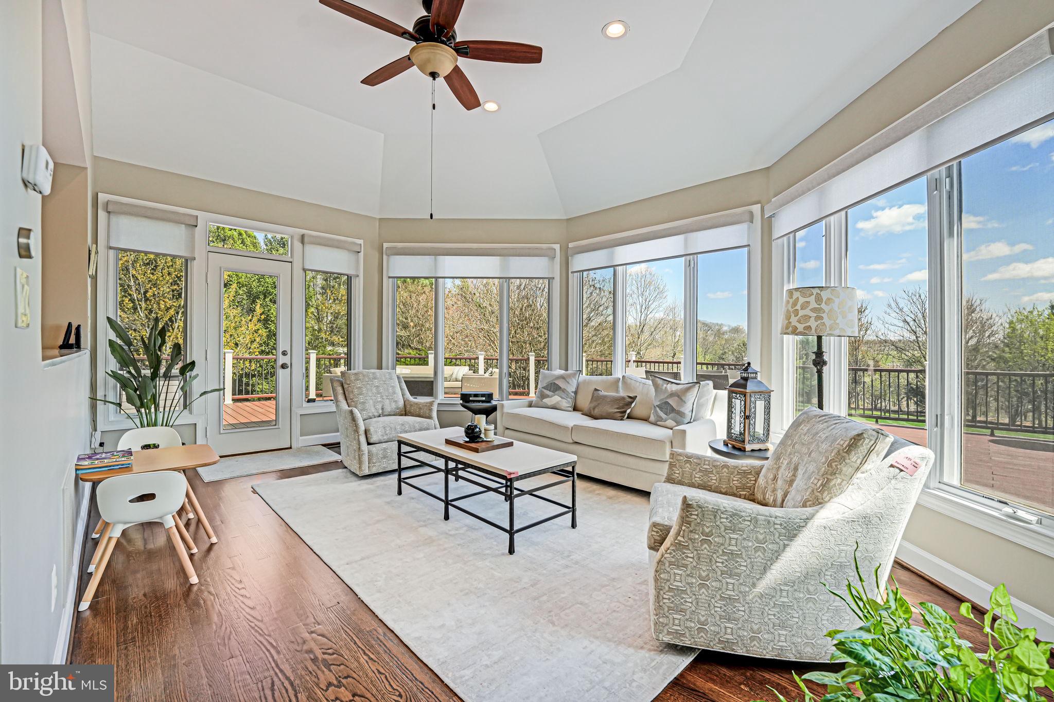 RED CEDAR WEST - Residential