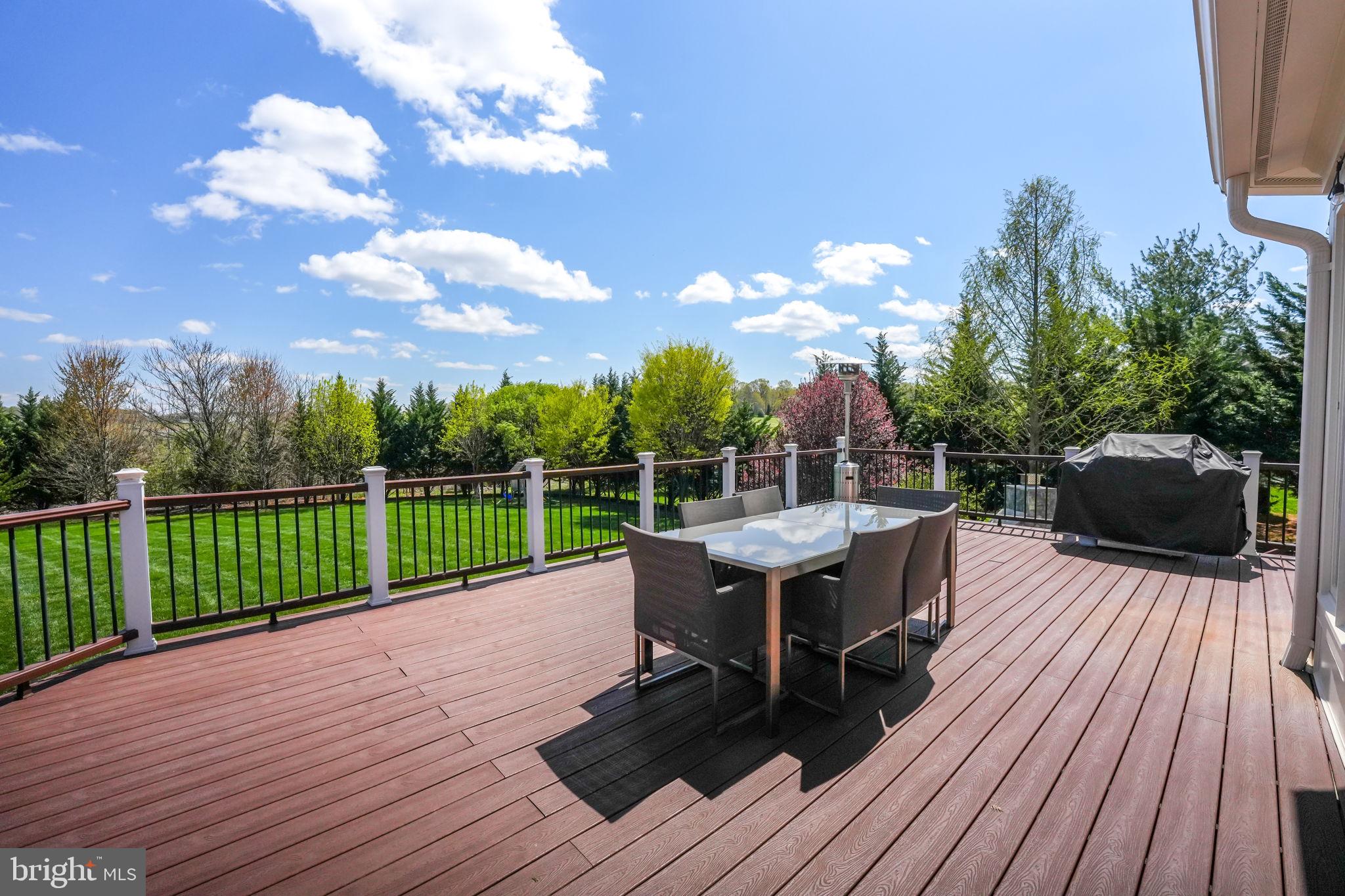 RED CEDAR WEST - Residential