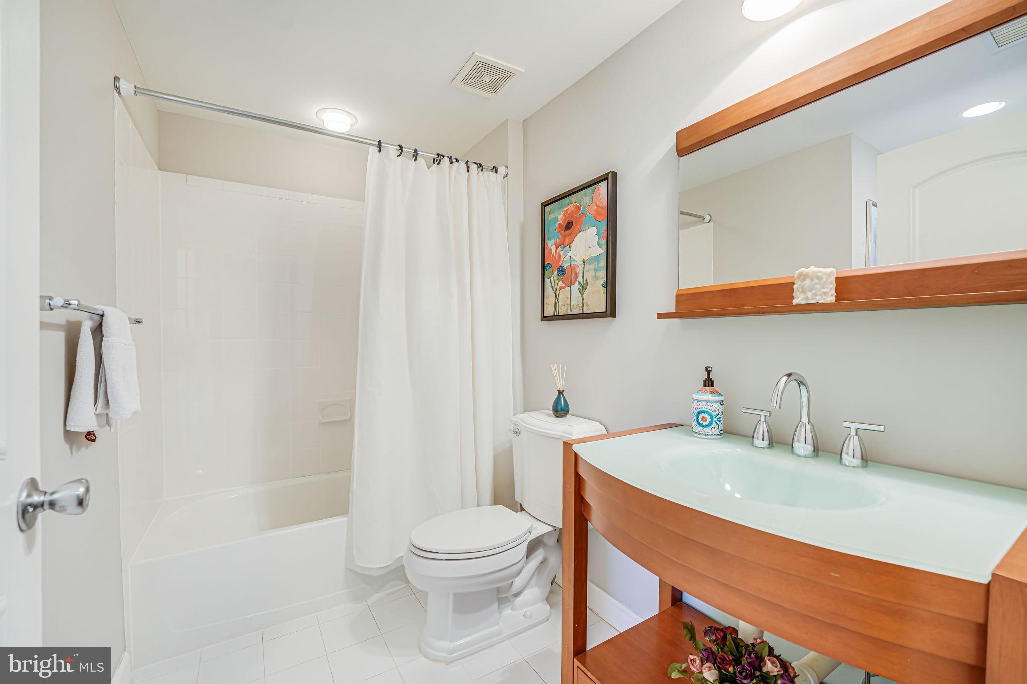 RED CEDAR WEST - Residential