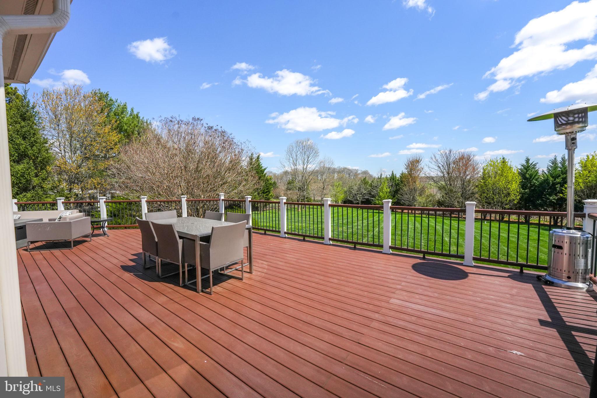 RED CEDAR WEST - Residential