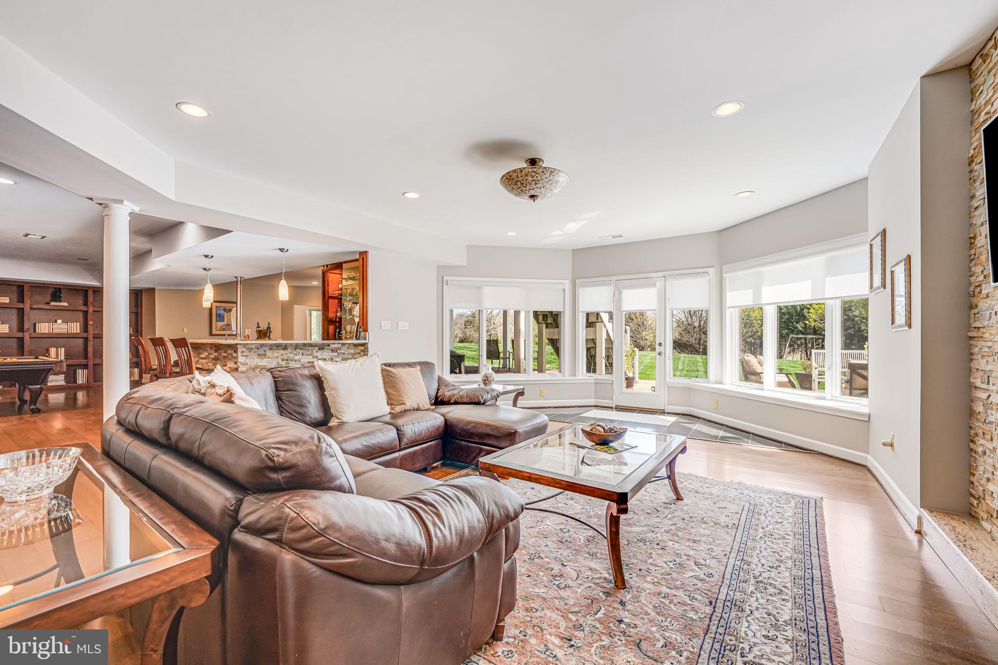 RED CEDAR WEST - Residential