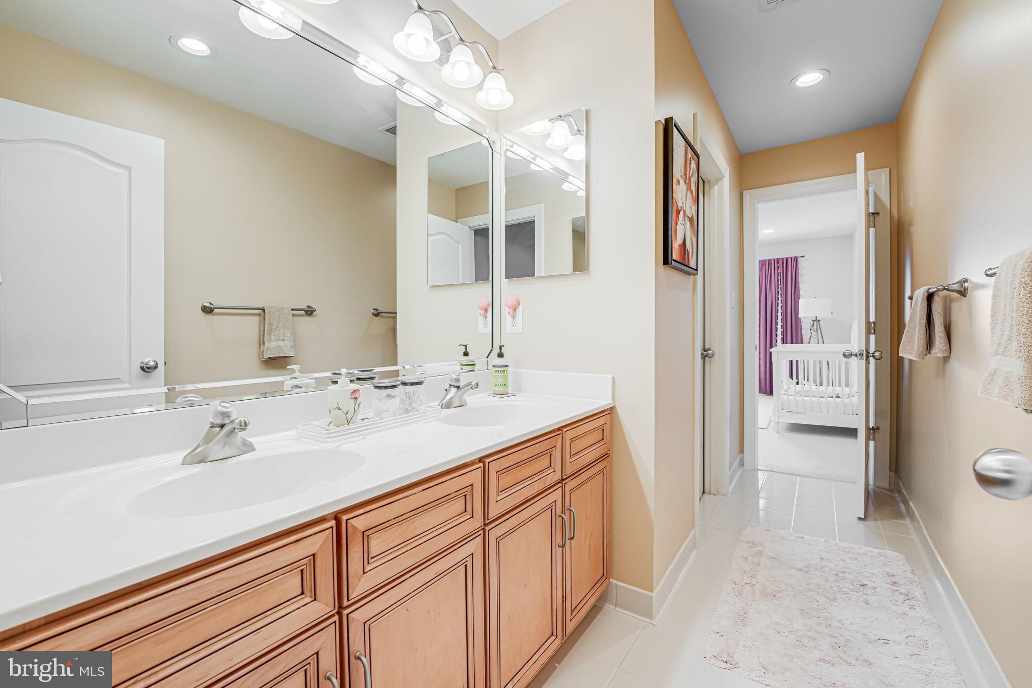 RED CEDAR WEST - Residential