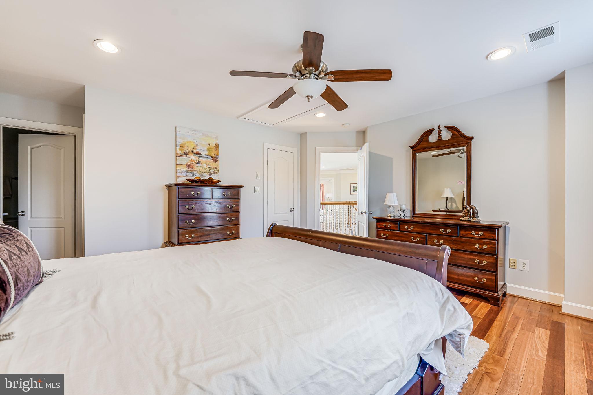 RED CEDAR WEST - Residential