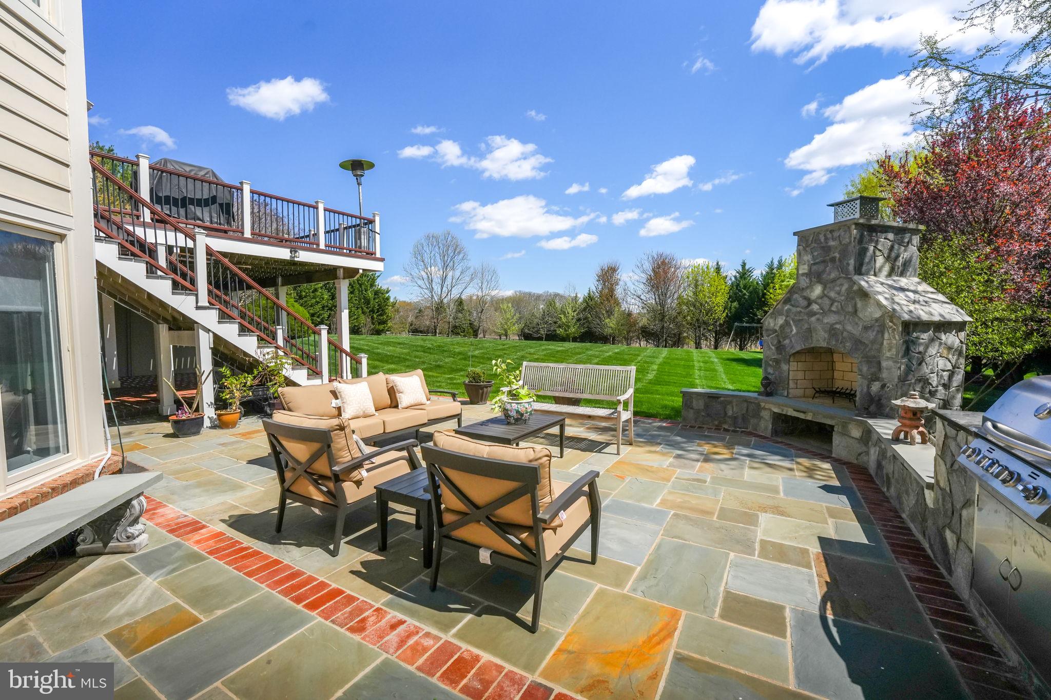 RED CEDAR WEST - Residential