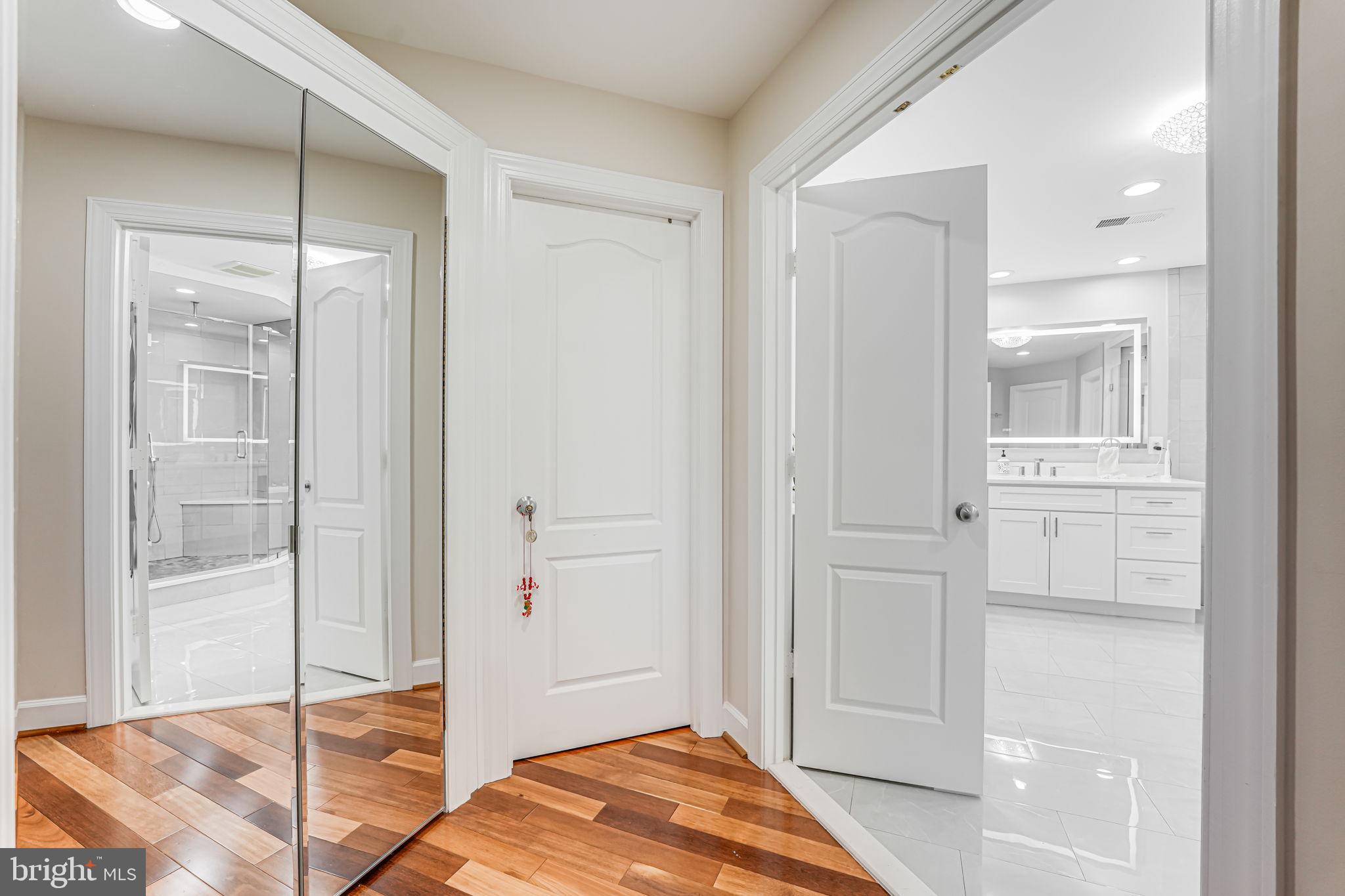 RED CEDAR WEST - Residential