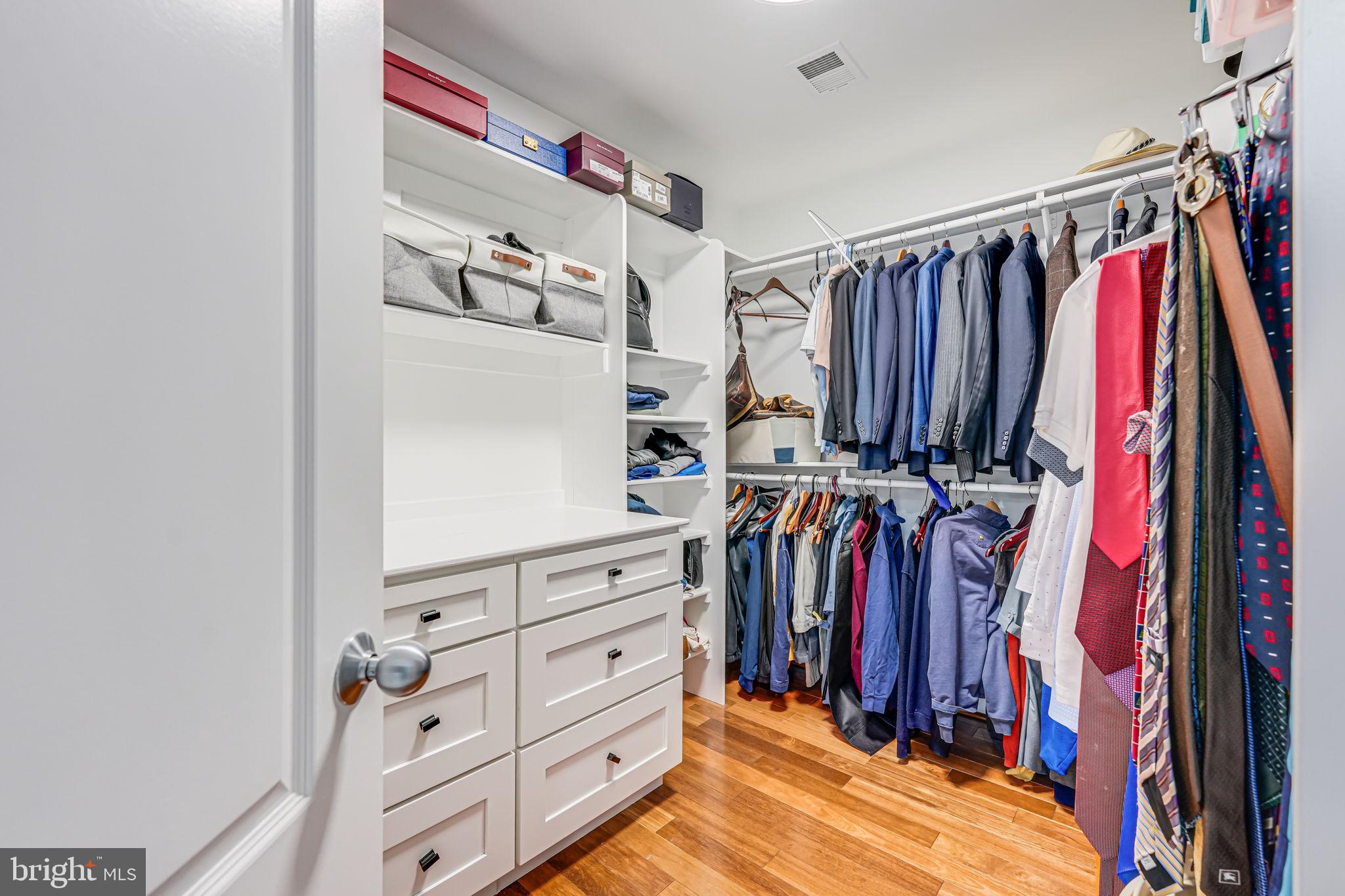 RED CEDAR WEST - Residential