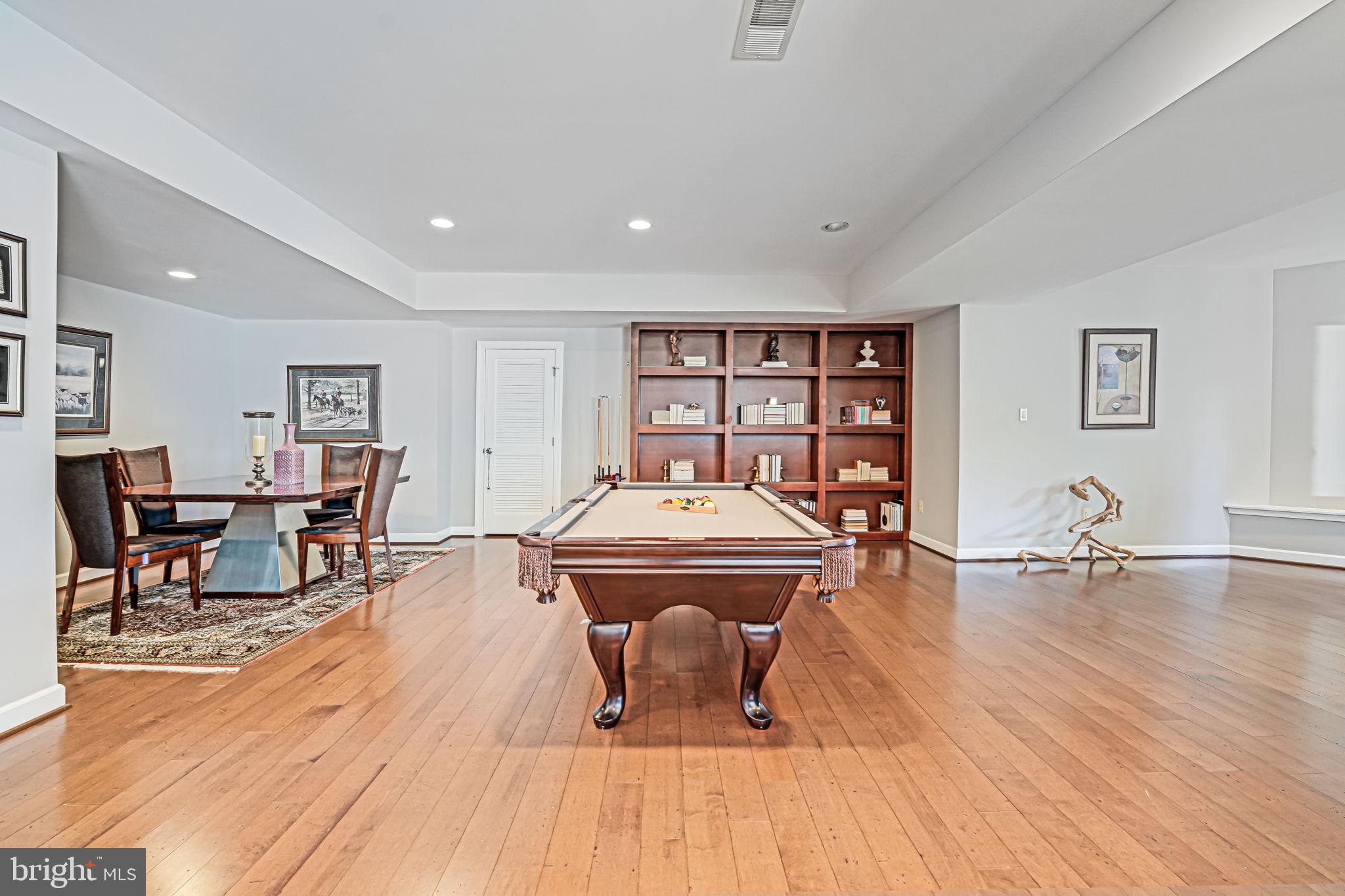 RED CEDAR WEST - Residential