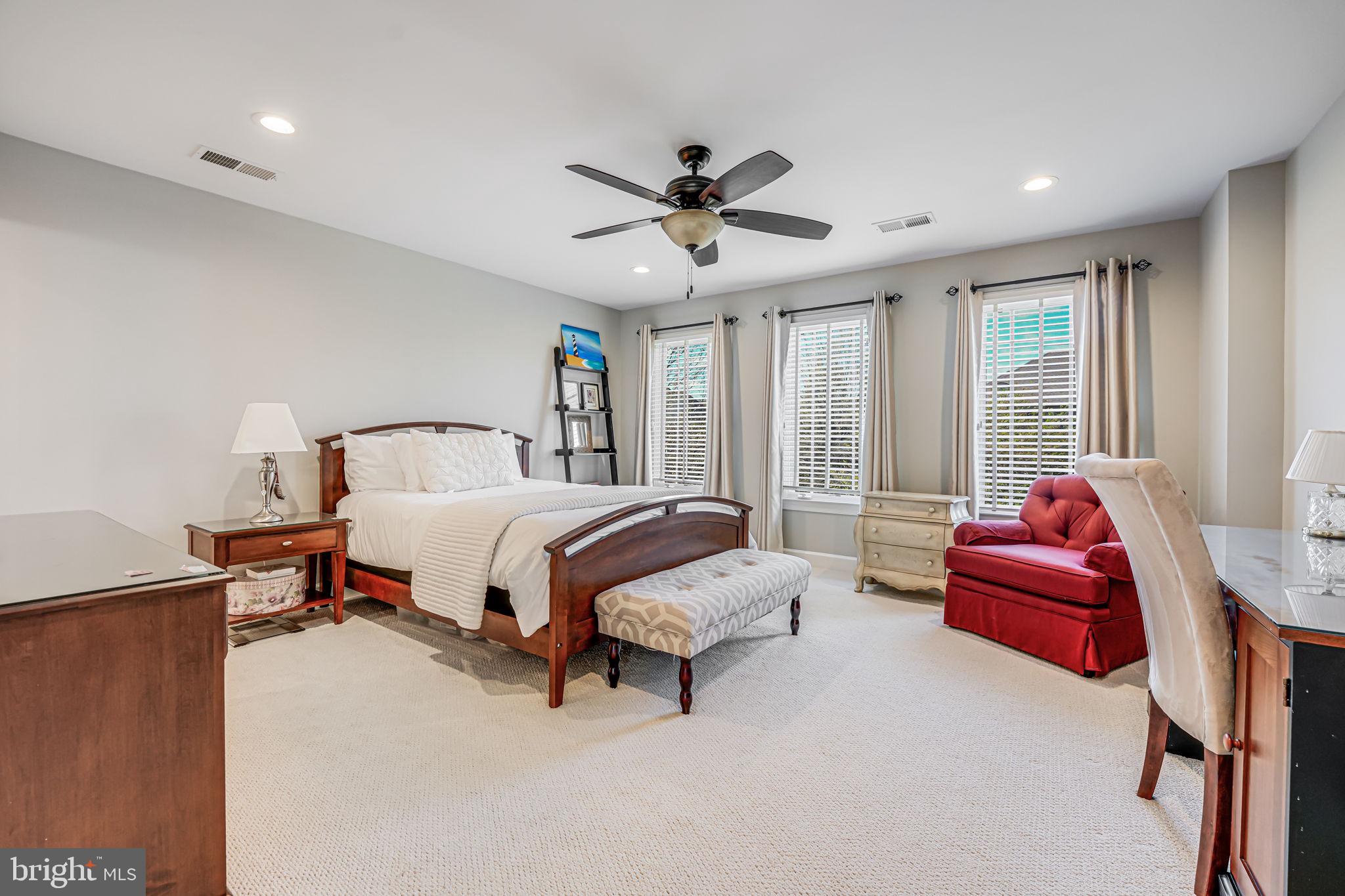 RED CEDAR WEST - Residential