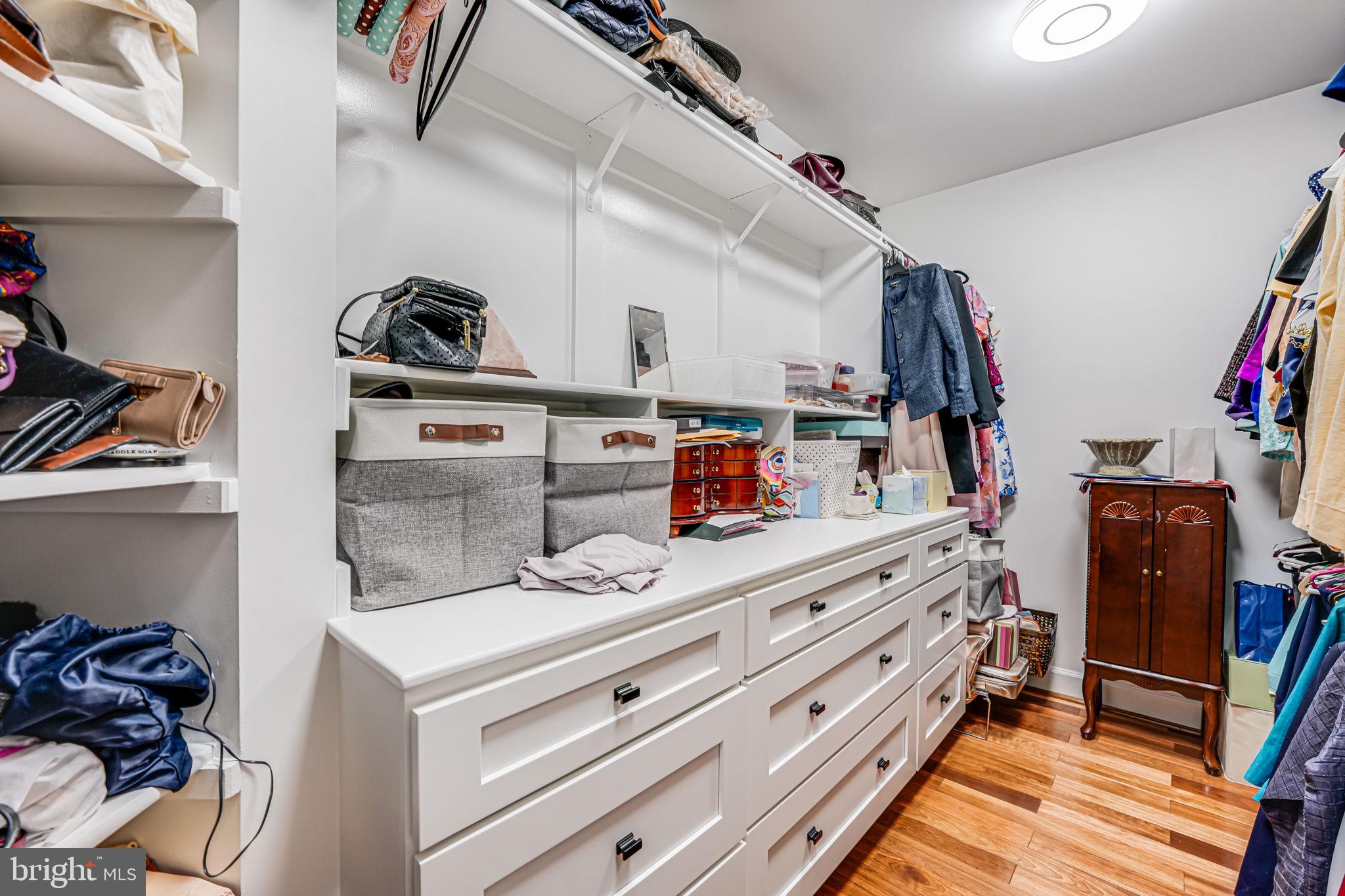 RED CEDAR WEST - Residential