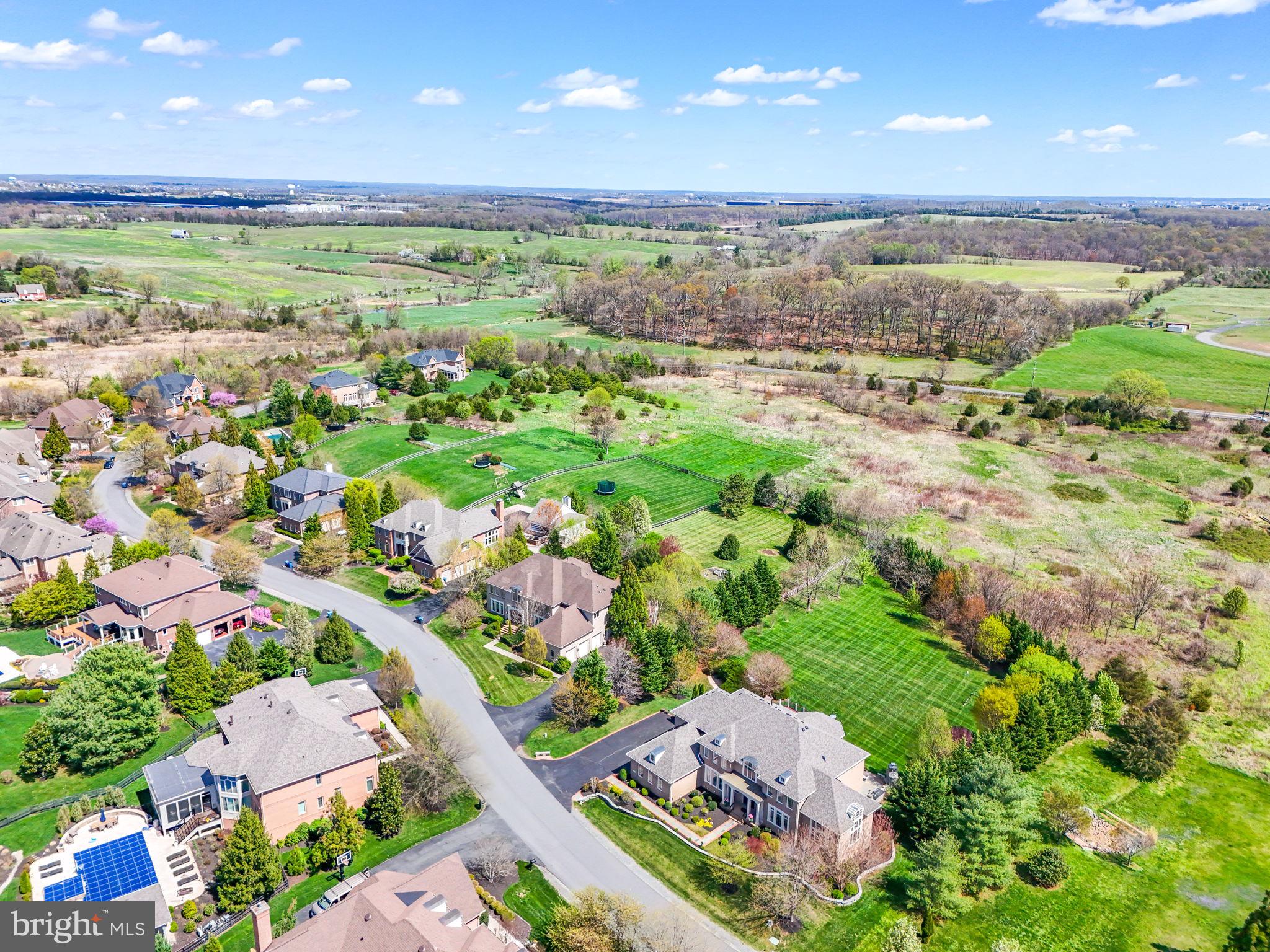 RED CEDAR WEST - Residential