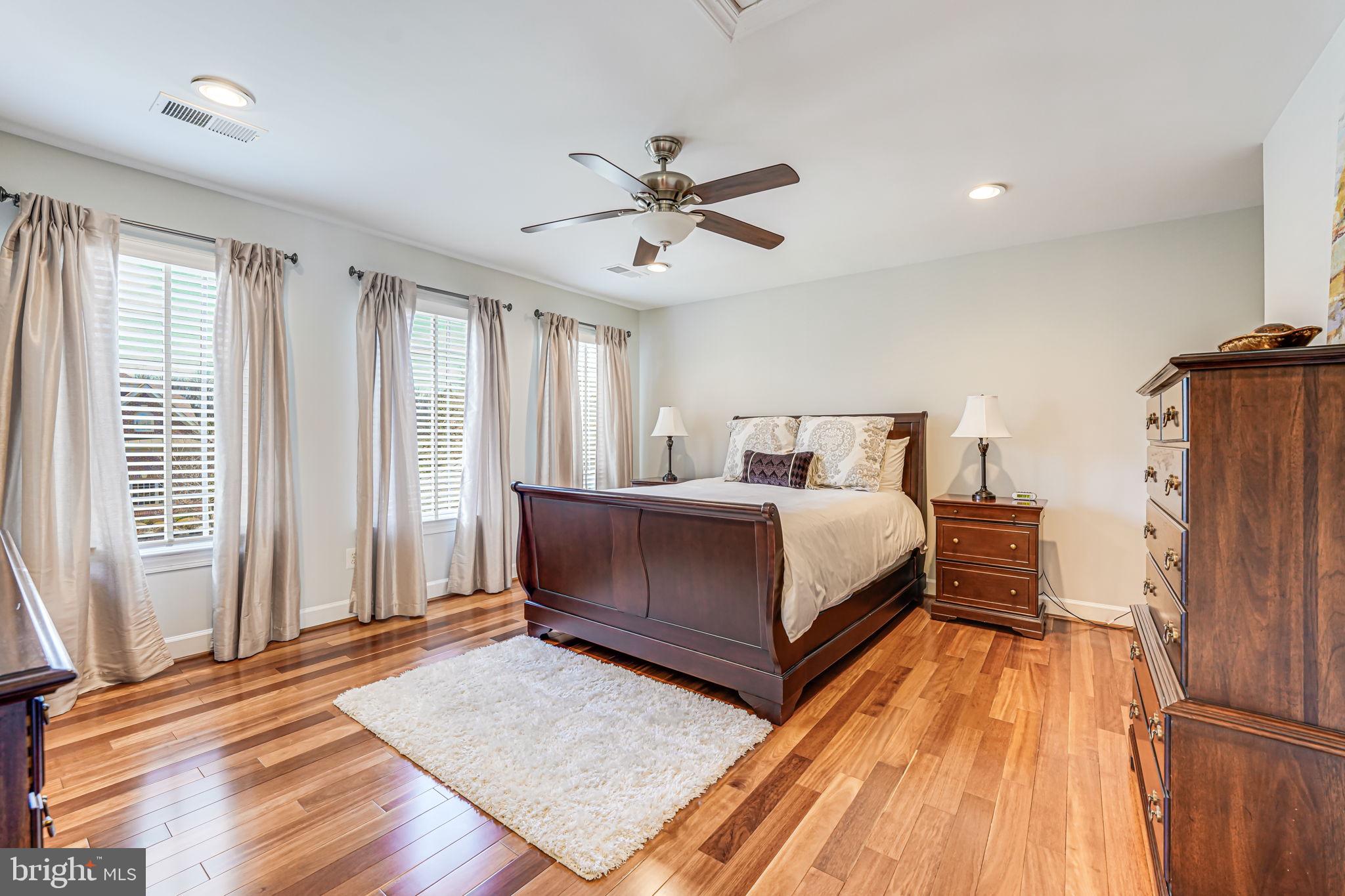 RED CEDAR WEST - Residential