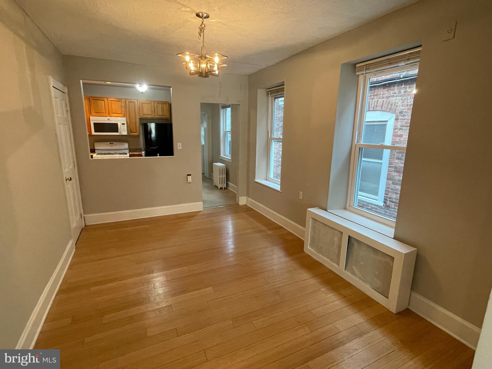 141 LEVERINGTON AVENUE