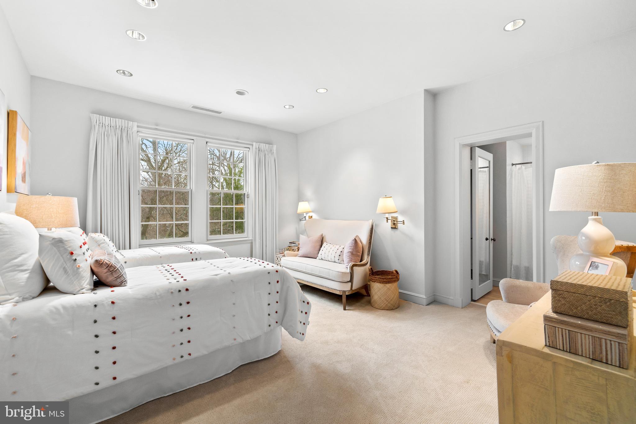 BLYTHEWOOD - Residential