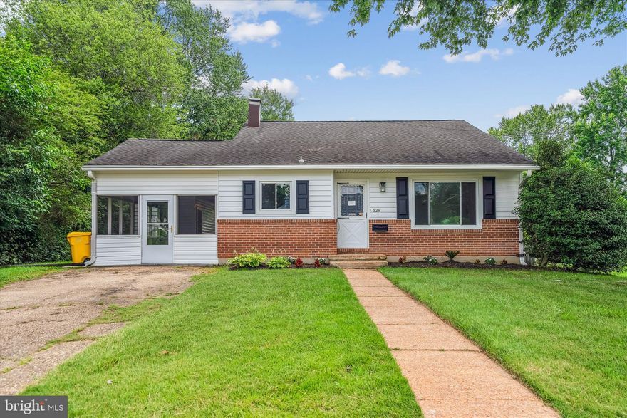 Welcome Home.  This beautiful property has been updated throughout.  With fresh paint, refinished hardwood floors, and a beautiful kitchen reflecting, new cabinets, stainless steel appliances and countertops. Bathroom is sleek and beautiful! 3 full bedrooms, with a spacious lower level and a large rec room.  Enjoy the exterior screened porch with easy access from both your kitchen and lower level. A fenced and large backyard with a patio and so much potential.  **Great location**  Come check out this wonderful property, shows super modern and stylish!