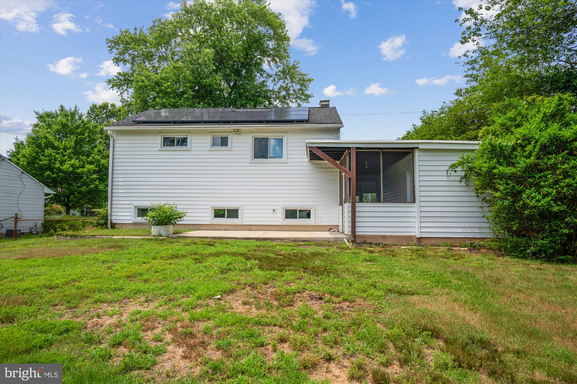 529 RITA DRIVE