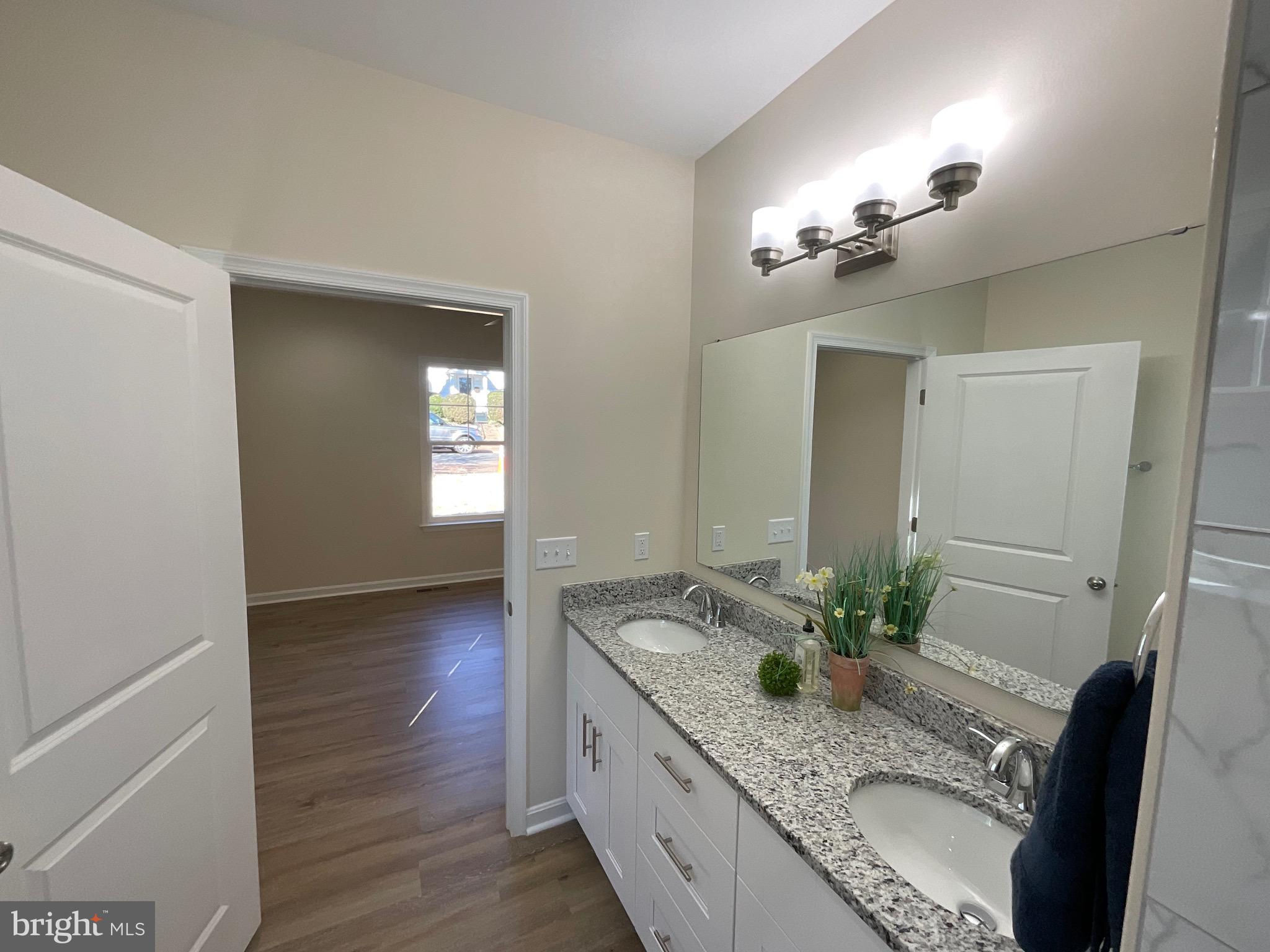 ORANGE ESTATES - Residential