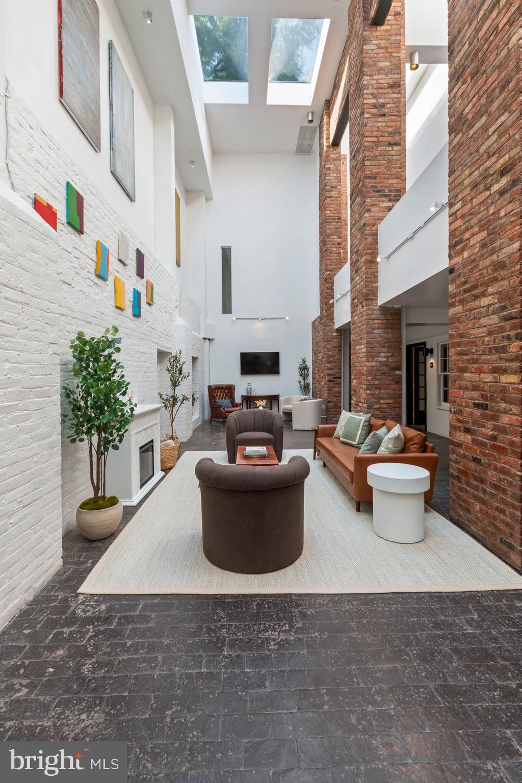 OLD TOWN ALEXANDRIA - Residential Lease