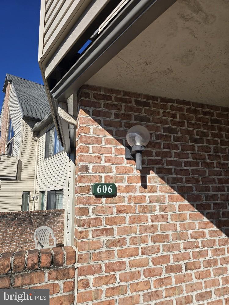 606 CHERRINGTON DRIVE