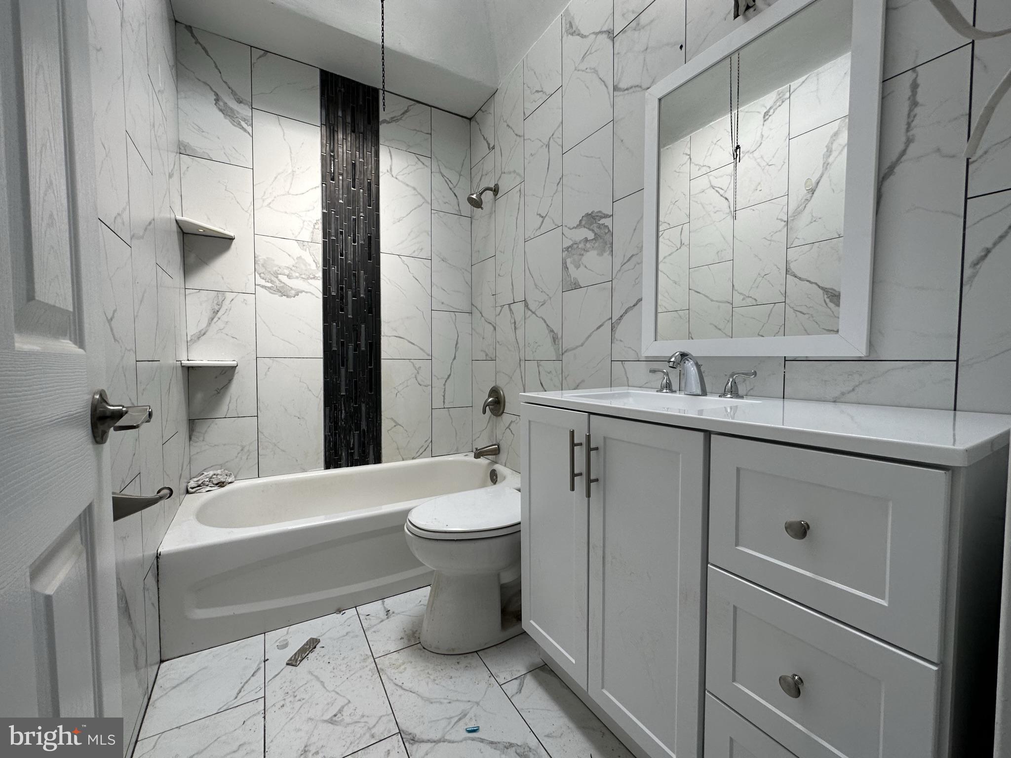 ELMWOOD PARK - Residential Lease